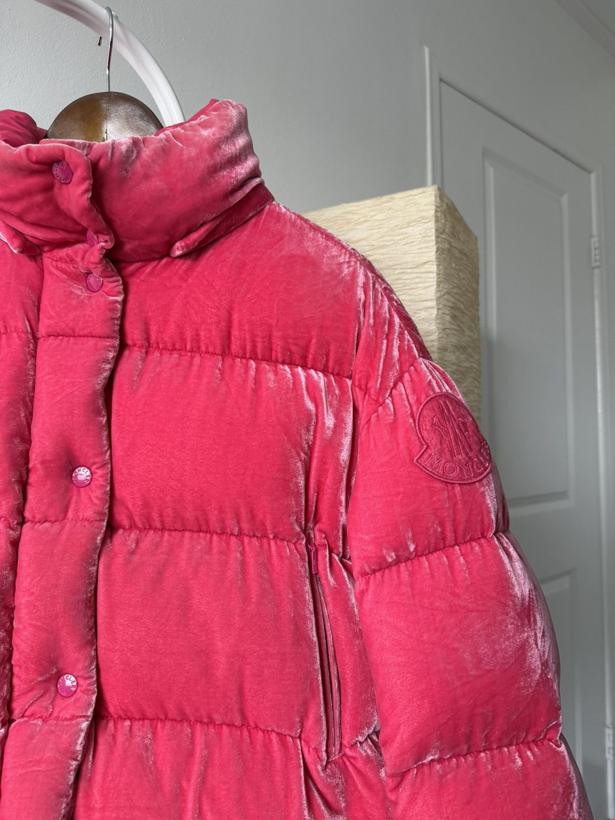 Moncler Moncler Fuchsia Caille Velvet Puffer Jacket Coat Pink Size XS / US 0-2 / IT 36-38 - 6 Thumbnail