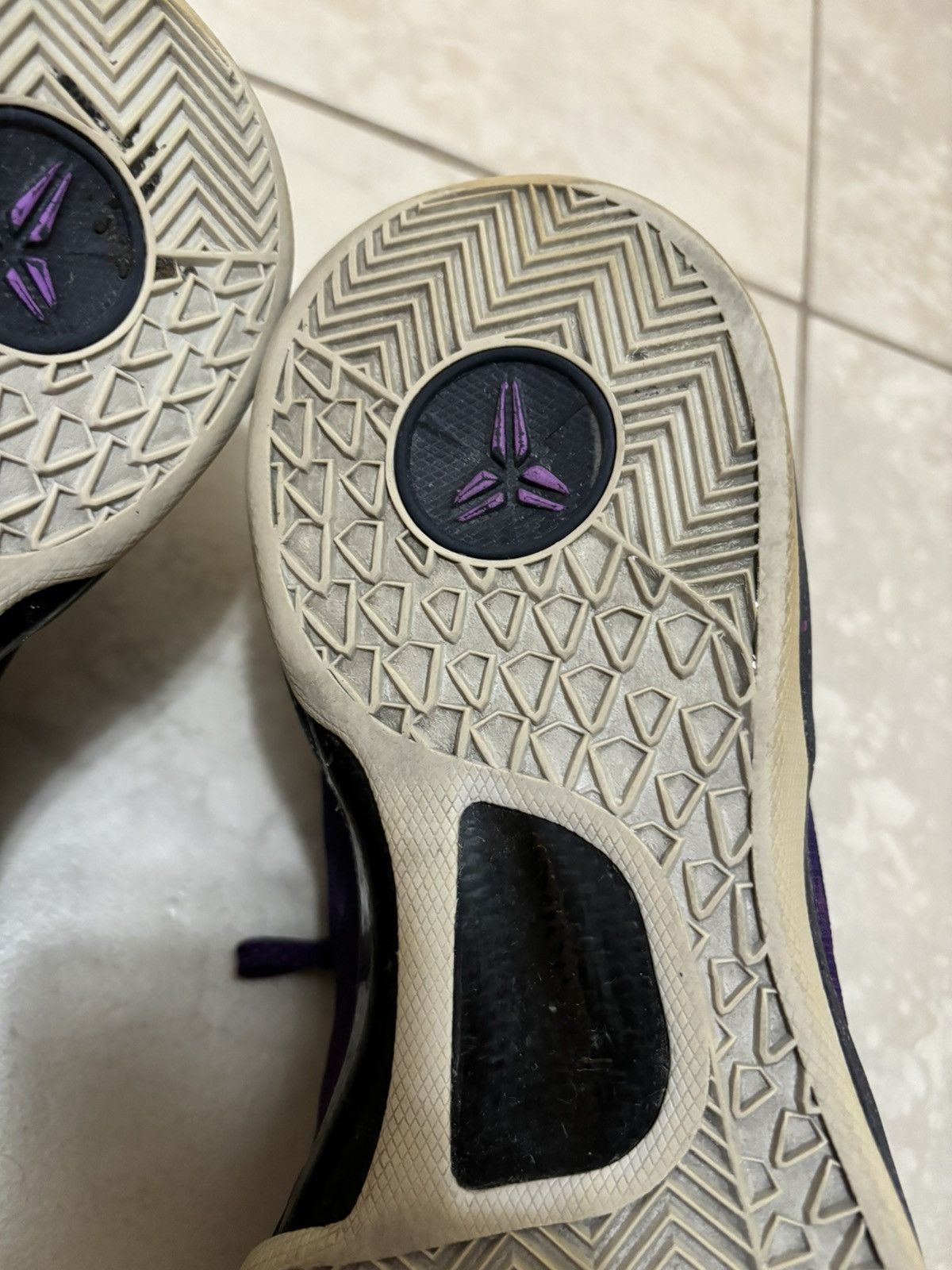 Nike Rare Nike Kobe 8 Playoffs Purple Platinum Shoes Size 9.5 Size US 9.5 / EU 42-43 - 11 Thumbnail