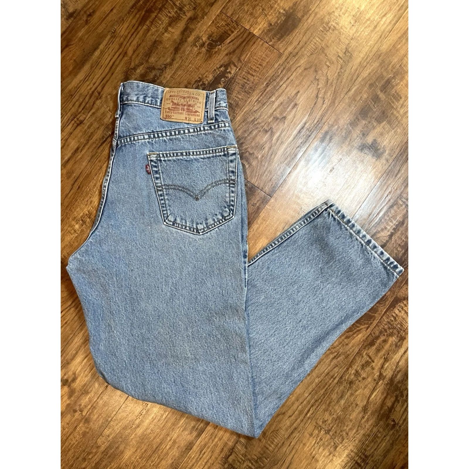 Levi's VINTAGE Levi's 550 Relaxed Fit Jeans Regular 34x31 Light Wash 90s USA Mens Jeans Size US 34 / EU 50 - 2 Thumbnail