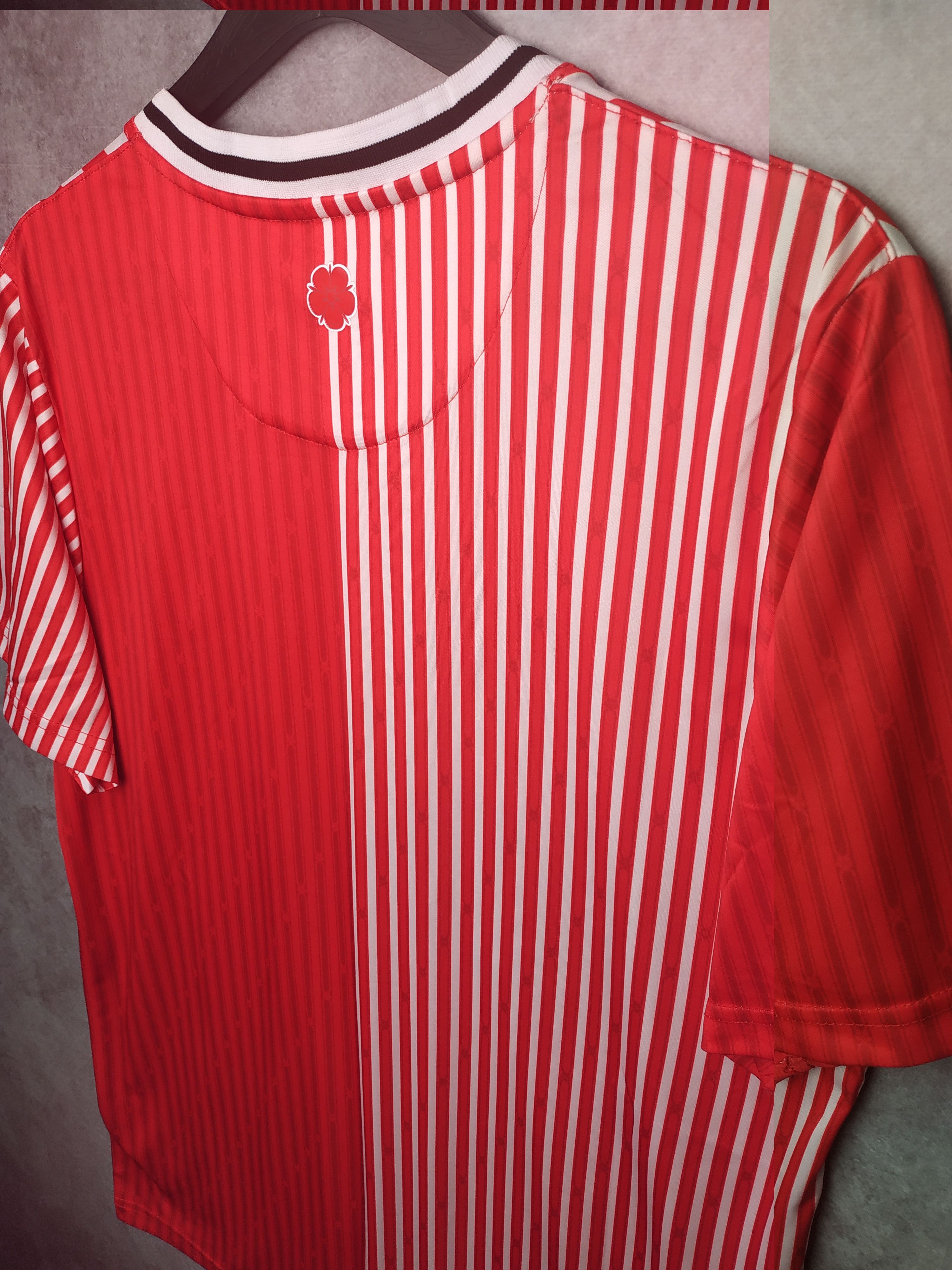 Hummel Hummel Southampton FC 2023/24 Soccer Jersey Football Shirt Size US L / EU 52-54 / 3 - 8 Thumbnail