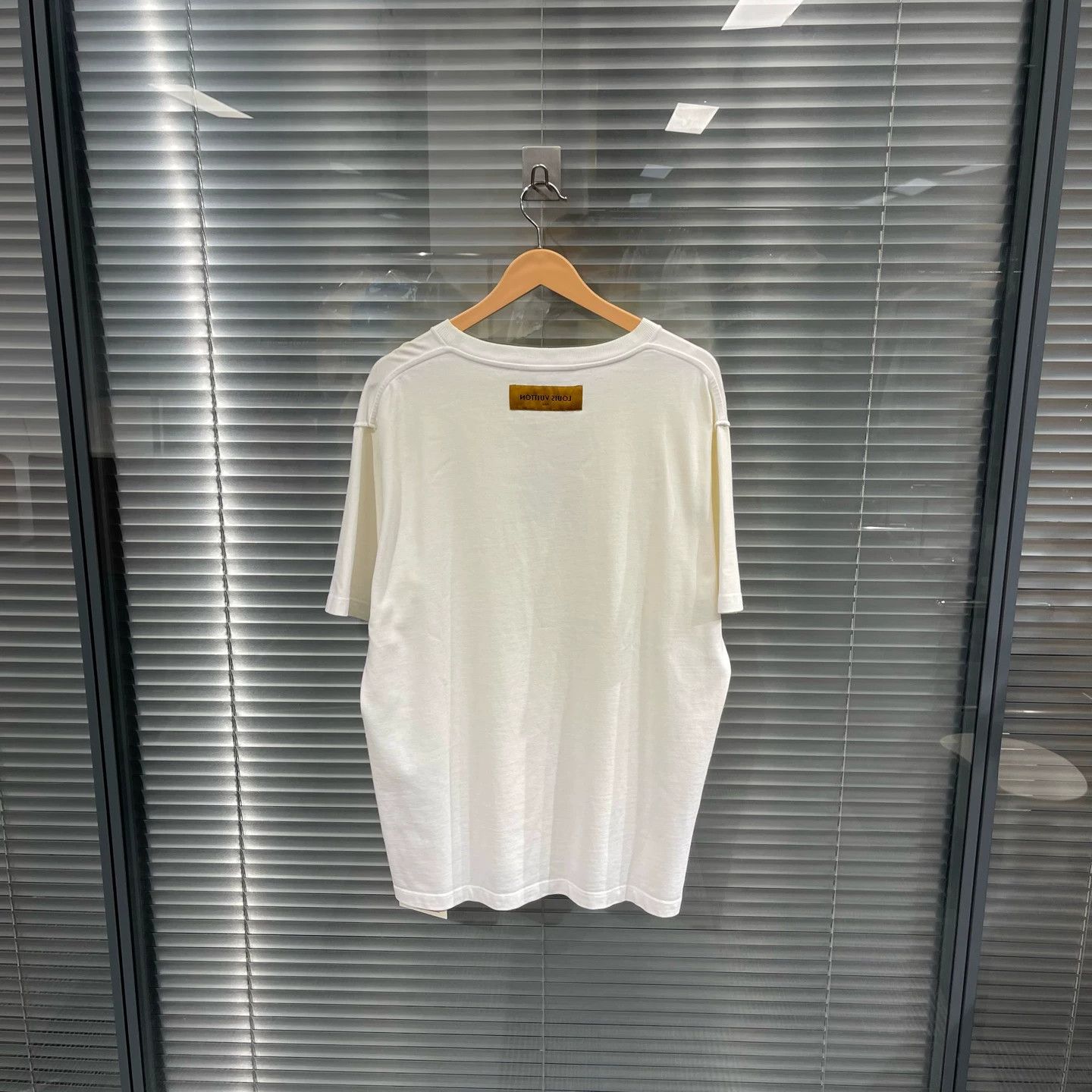 Louis Vuitton LV White Anchor Embroidered Short Sleeve Tee XL Size US XL / EU 56 / 4 - 2 Thumbnail