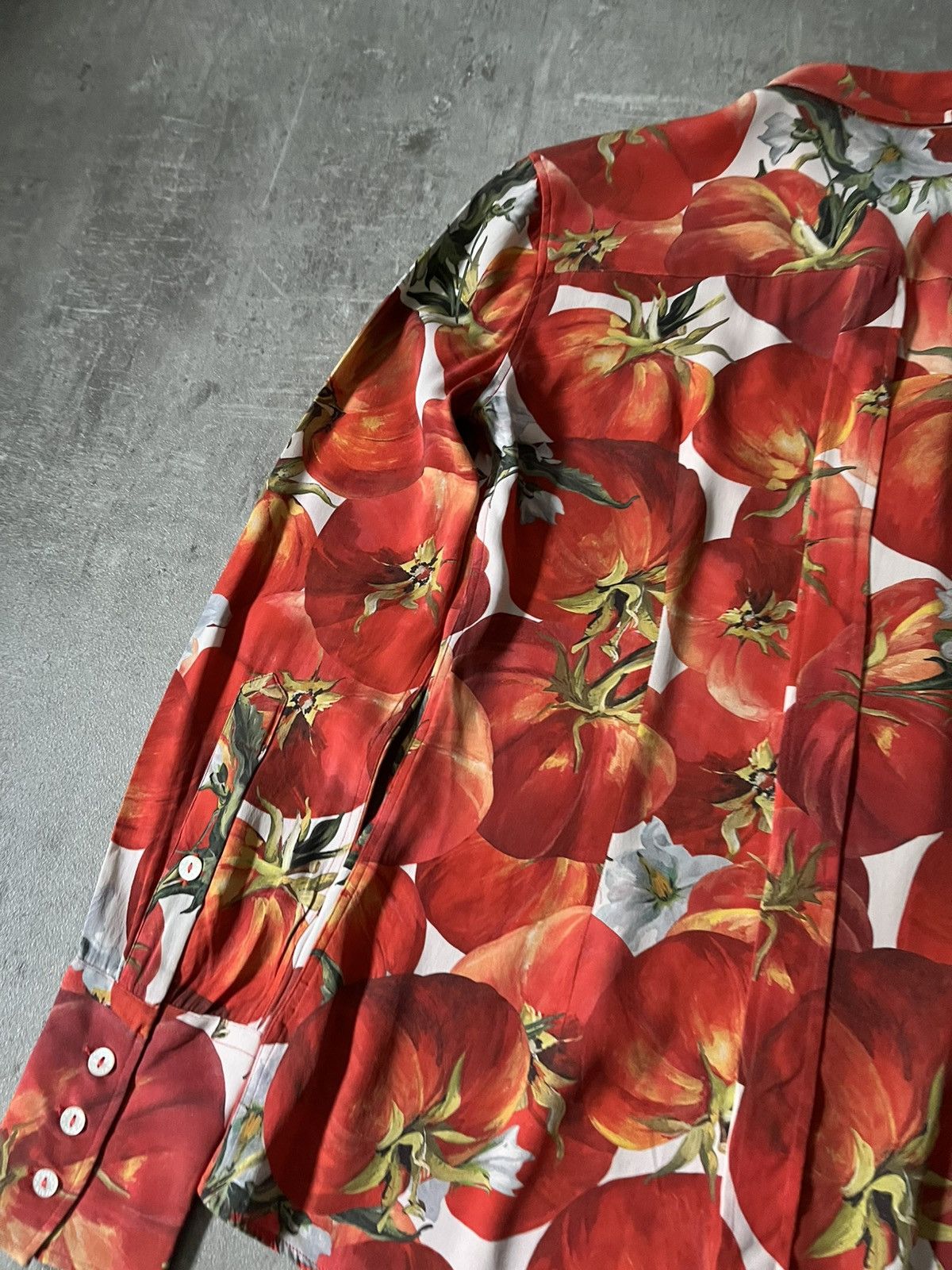 Dolce & Gabbana Dolce & Gabbana S/S 2012 silk tomato print shirt Size S / US 4 / IT 40 - 10 Thumbnail