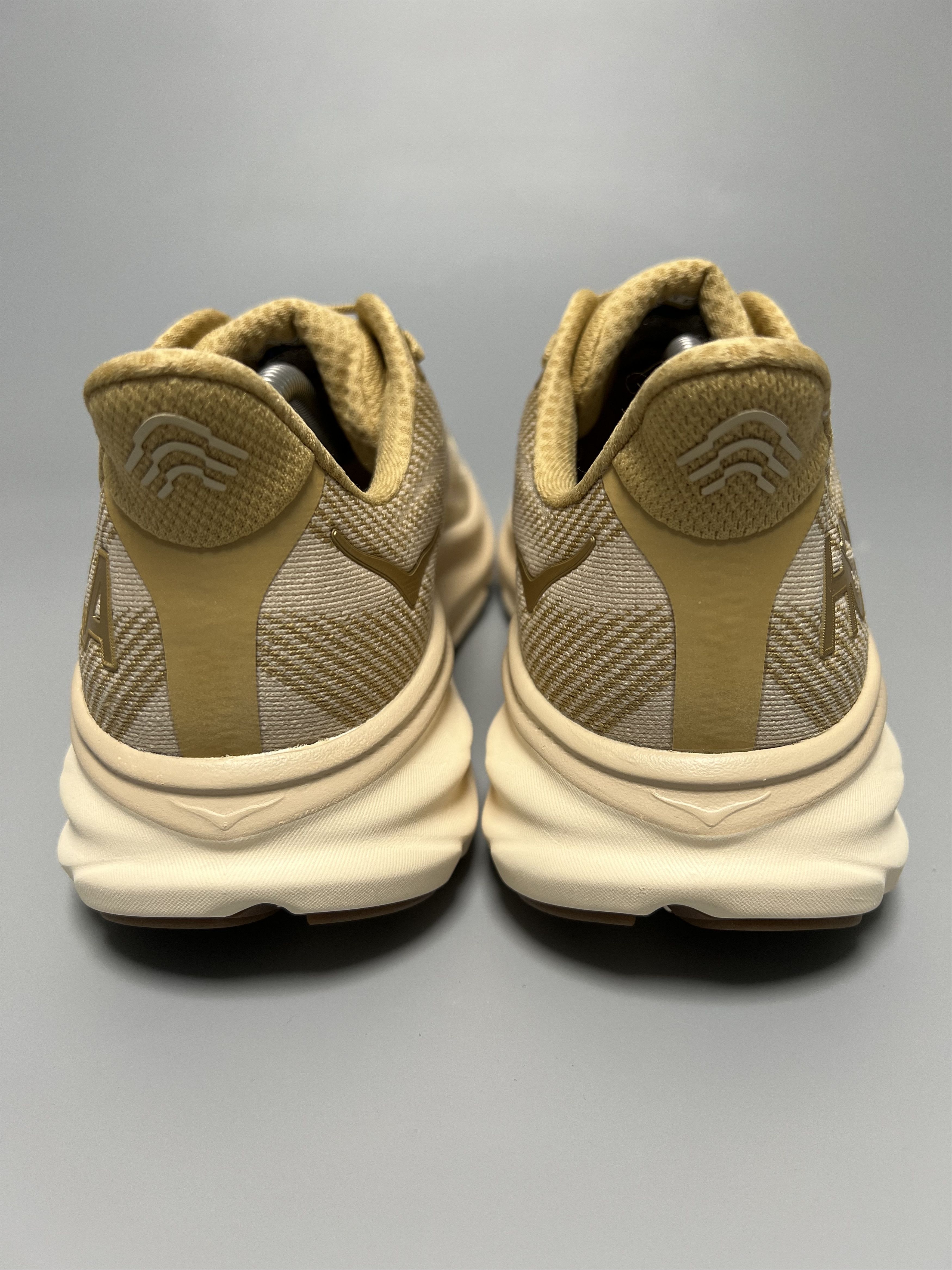 Hoka 9D Hoka One One Clifton 9 Running Shoes Walking Gym Size US 9 / EU 42 - 3 Thumbnail