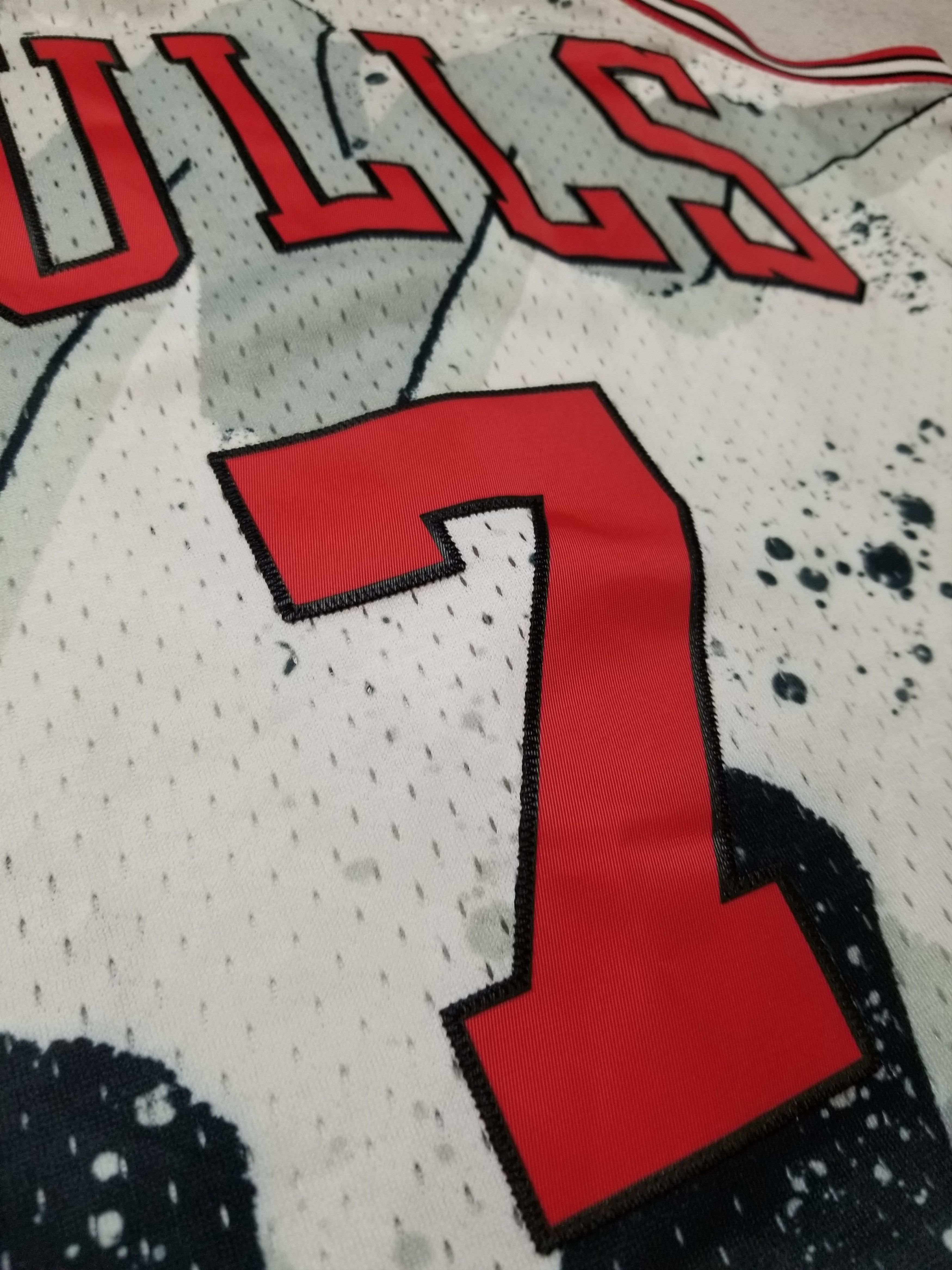 Mitchell & Ness Chicago Bulls 7 Toni Kukoc Hyper Hoops Swingman Jersey Size US S / EU 44-46 / 1 - 8 Thumbnail