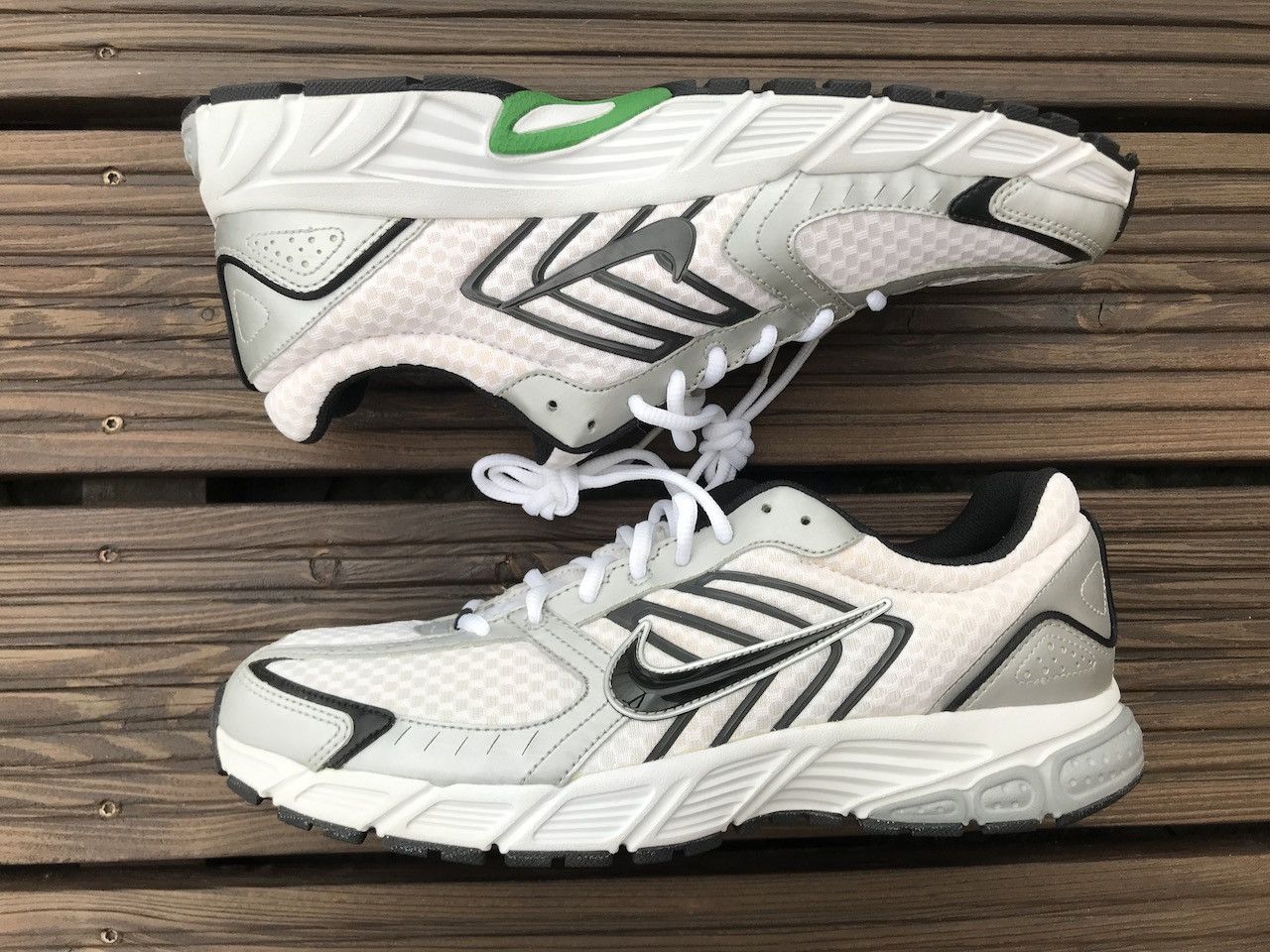 image of Nike Air Vapor Quick Eur 41 Retro Vintage Runner Shoes in White Green, Men's (Size 8)