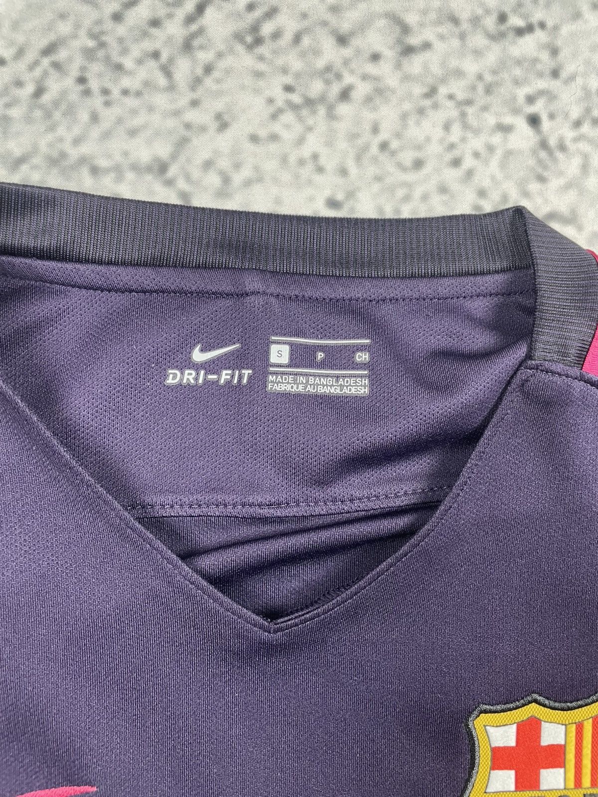 Nike Nike S FC Barcelona 16/17 Away #9 Suarez Jersey Drip OG eg Size US S / EU 44-46 / 1 - 3 Thumbnail
