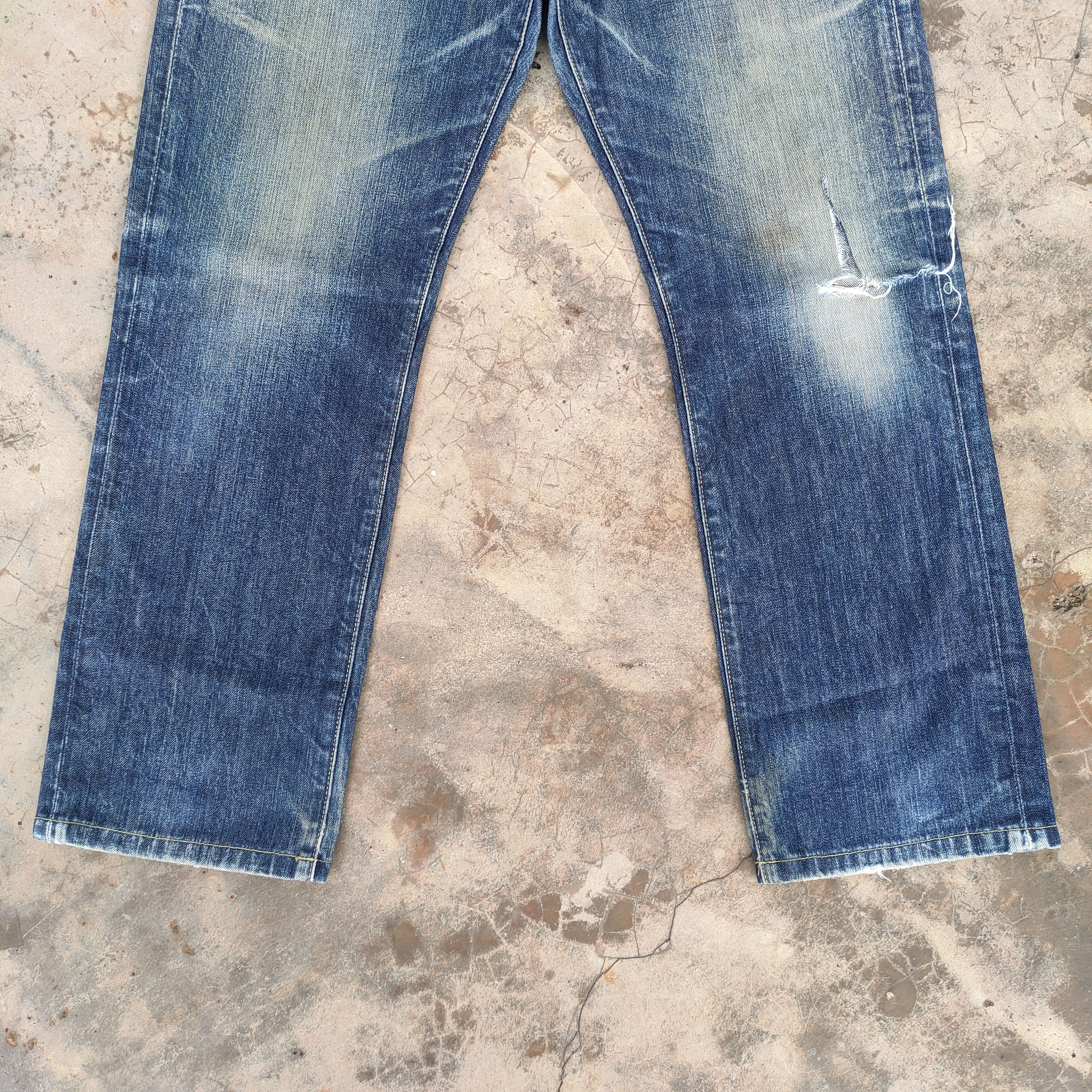 Japanese Brand Vintage japanese faded distressed jeans denim pants Size US 34 / EU 50 - 4 Thumbnail