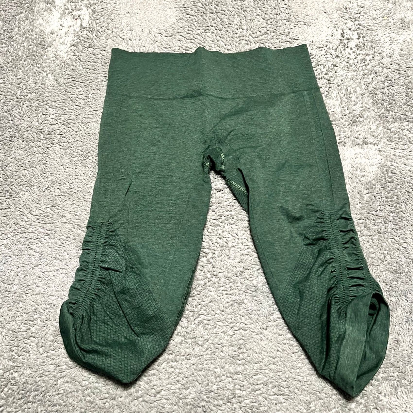 Lululemon Lululemon Leggings Cropped Womens 8 In The Flow Crop II Seamless Green Size 30" / US 8 / IT 44 - 2 Thumbnail