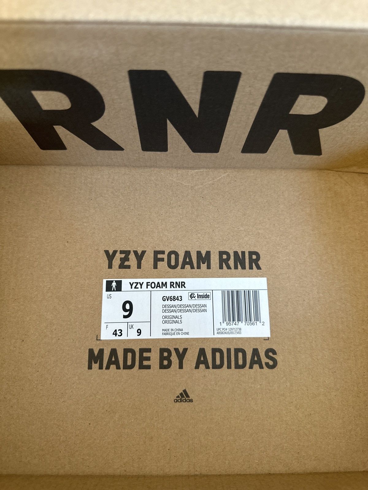 Adidas Sulfur YEEZY Foam Runner Size US 9 / EU 42 - 4 Thumbnail