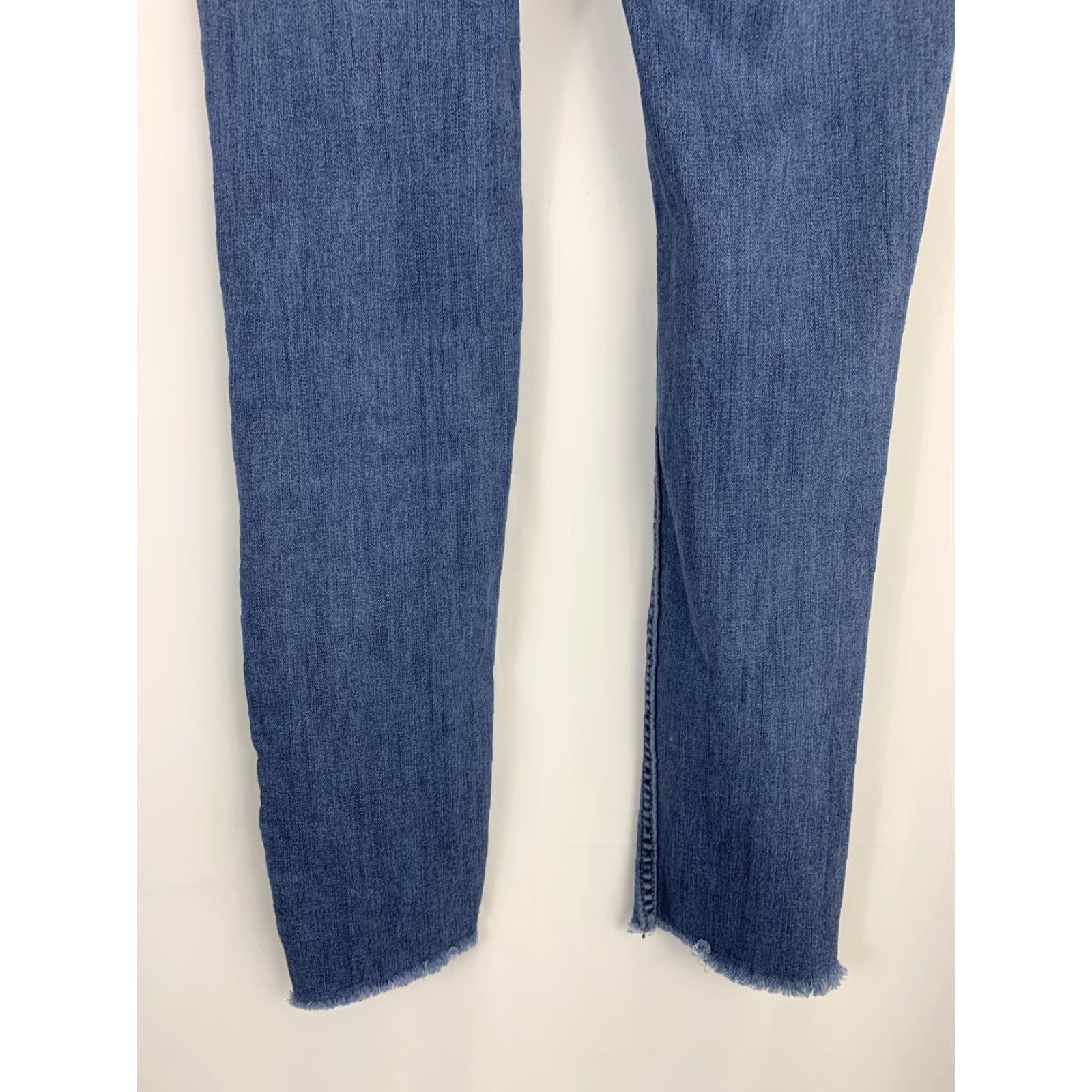 Free People Free People Womens Size 27 Blue Skinny Crop Jeans User: Free People Womens Size 27 Blue Skinny Crop Jeans Size 27" / US 4 / IT 40 - 7 Thumbnail