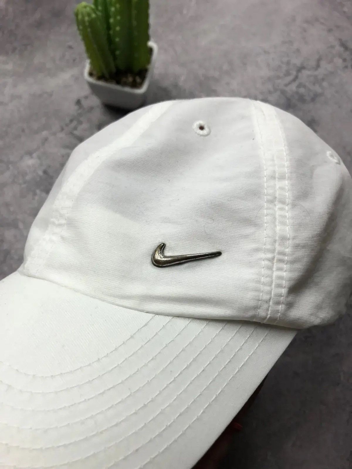 Nike NIKE Vintage 2000s Mini Metal Swoosh Streetwear White Cap Size ONE SIZE - 2 Thumbnail