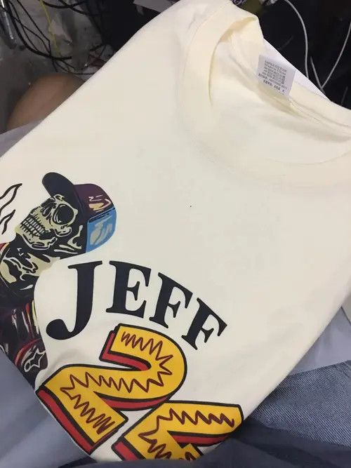 VIBE Vintage Skull Print T-Shirt Retro Hip Hop y2k Size US L / EU 52-54 / 3 - 8 Thumbnail