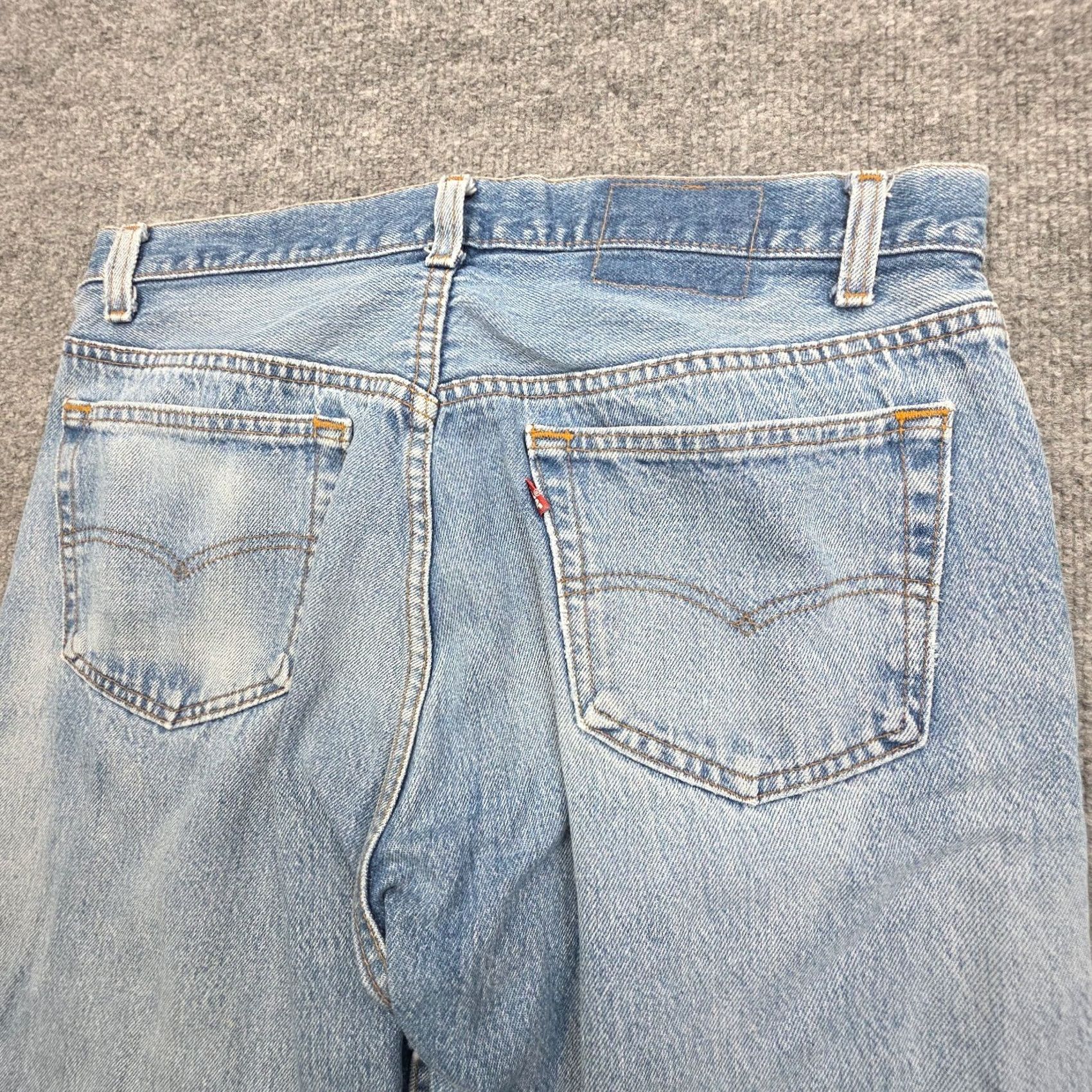 Levi's VINTAGE Levi's 501XX Jeans Mens FITS 31 x 27 Blue Light Wash Distressed 80s Size US 31 - 4 Thumbnail