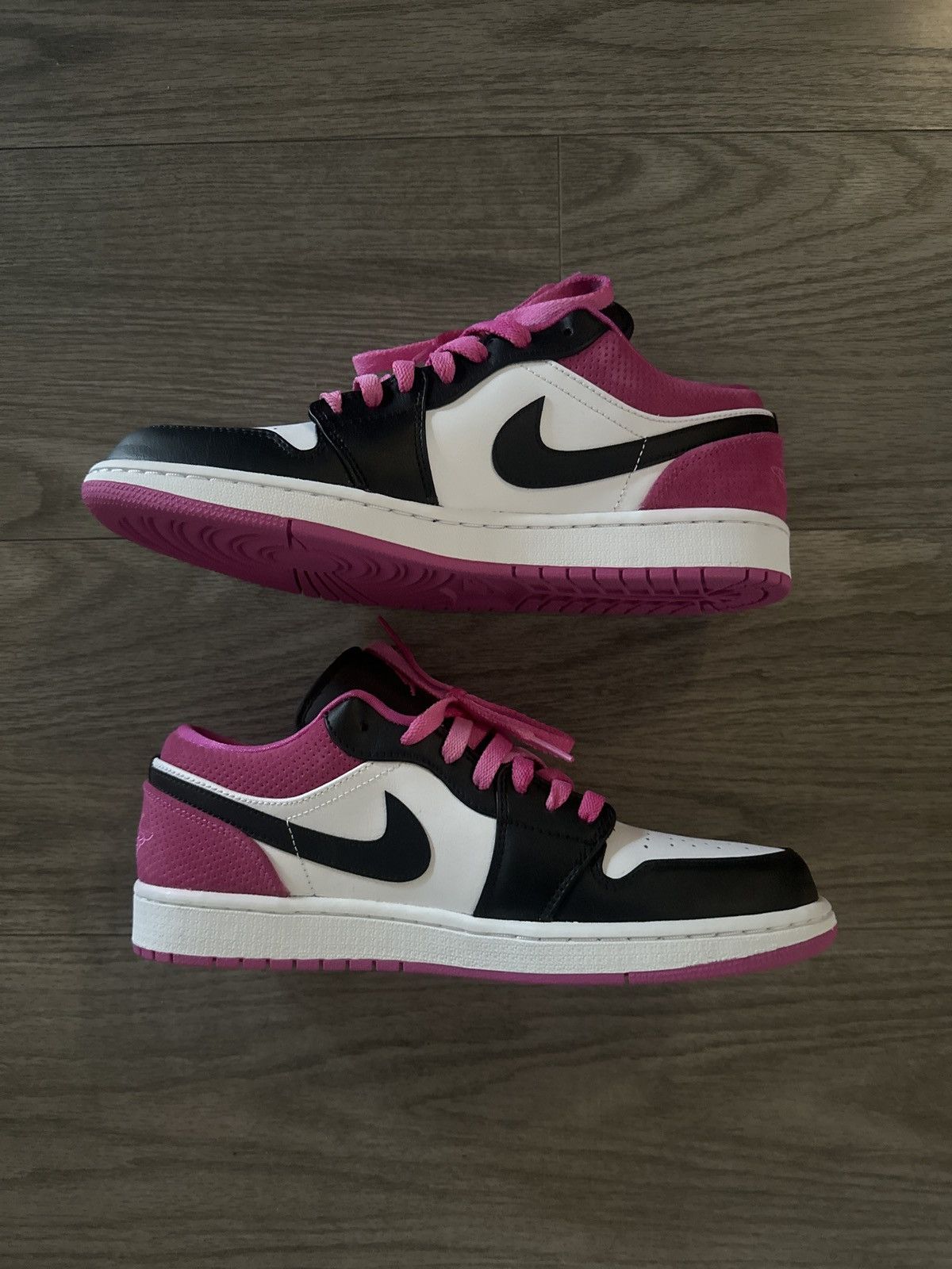 Jordan Brand × Nike Jordan 1 low Size US 9.5 / EU 42-43 - 2 Thumbnail