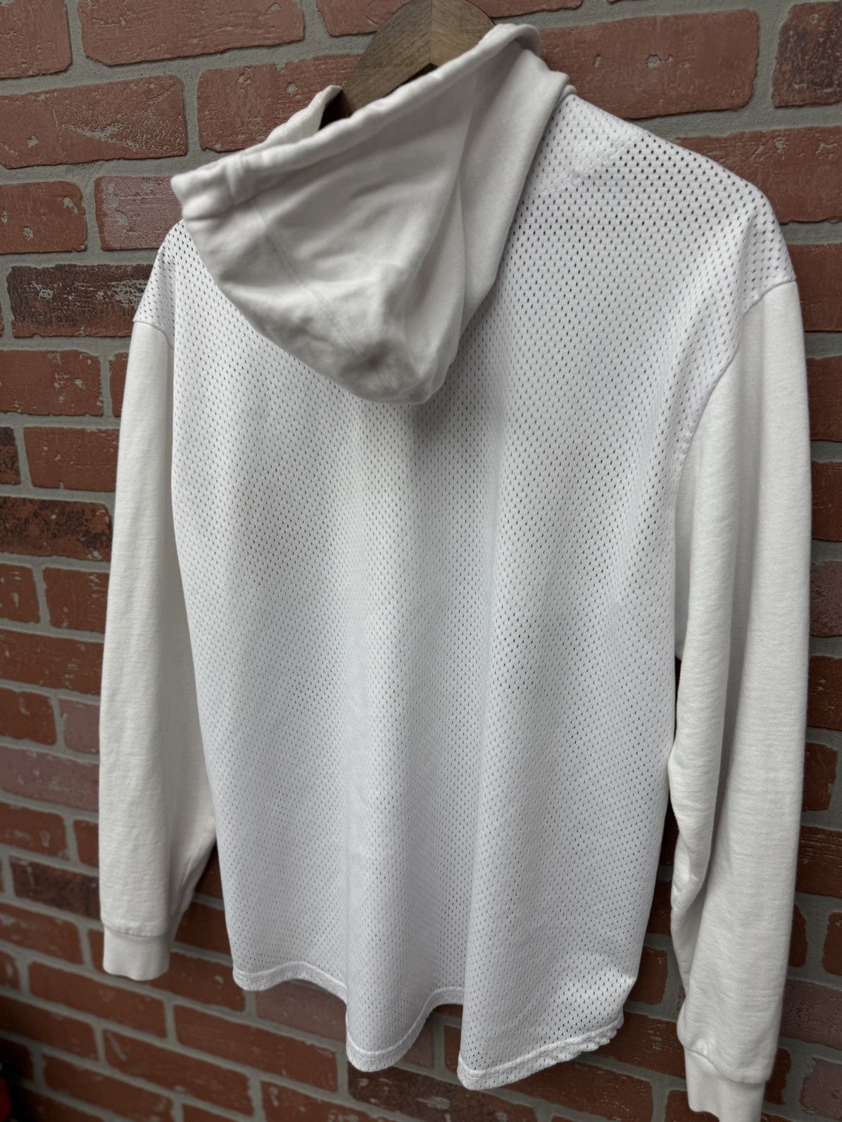 Supreme Supreme White Mesh Jersey Hoodie Size Medium 🧼 Size US M / EU 48-50 / 2 - 7 Thumbnail
