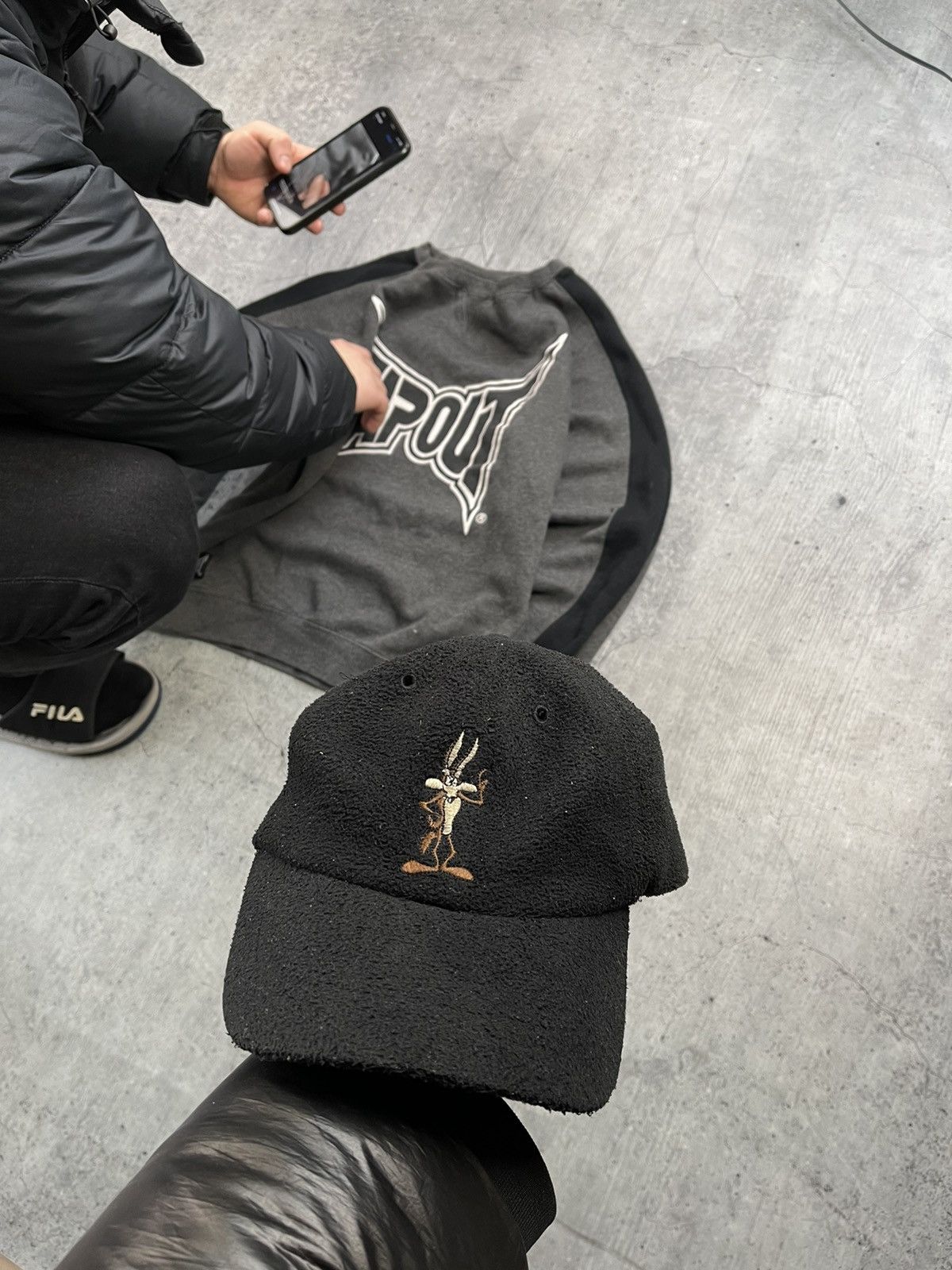 Cartoon Network × Vintage × Warner Bros Vintage 1997’s Looney Tunes Coyote cap hat fleece Size ONE SIZE - 1 Thumbnail