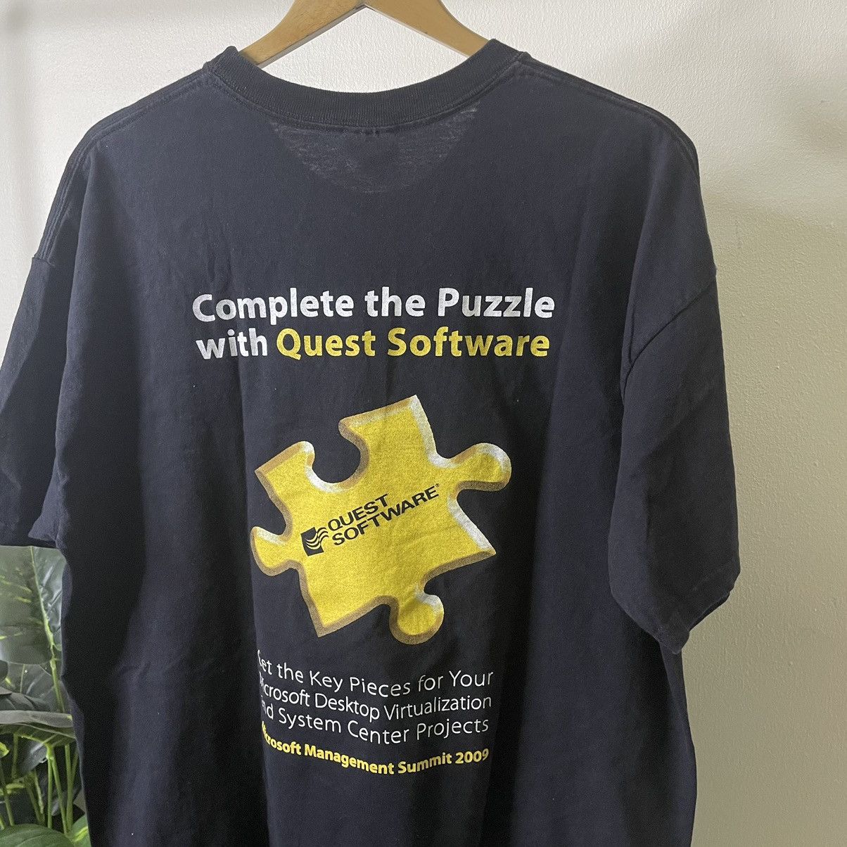 Microsoft × Vintage Vintage 2009 Microsoft Quest Software Promo T Shirt Size US XL / EU 56 / 4 - 2 Thumbnail