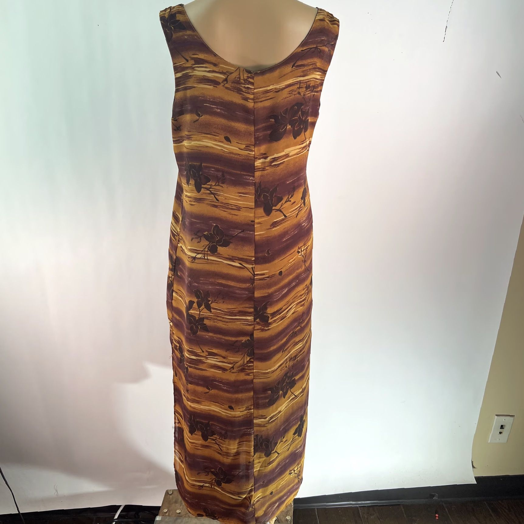 Vintage Womens Dress - Floral Sleeveless Round Neck Midi - Orange Purple - Size Medium - Casual Tank Dress - 42 in Length - Regular Fit - Womens Size M / US 6-8 / IT 42-44 - 2 Thumbnail