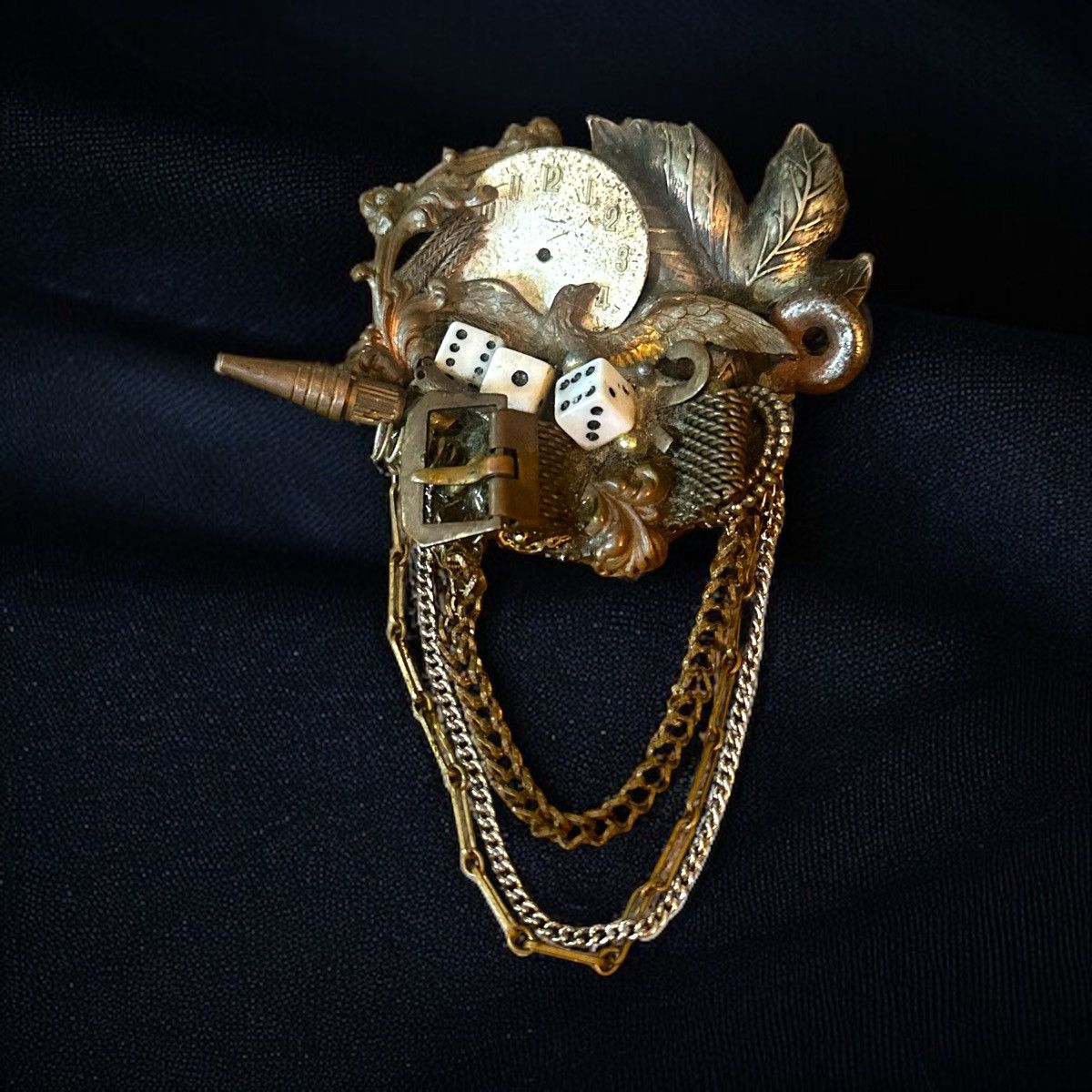 Vintage Maximal assemblage Art Deco bronze tone brooch