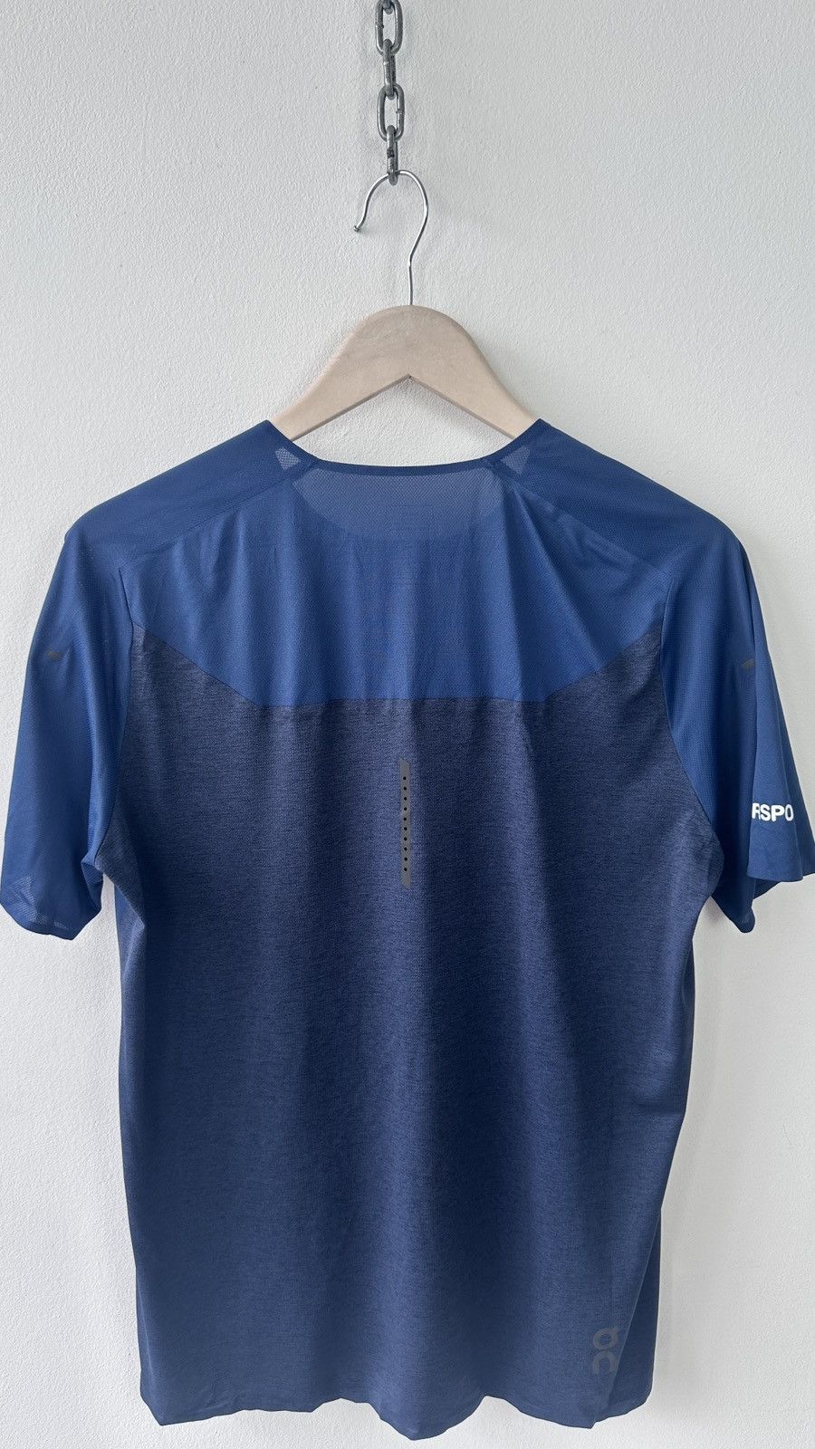 On On Running Performance T-Shirt Red Bull 400 Event Racing Top Size US M / EU 48-50 / 2 - 7 Thumbnail