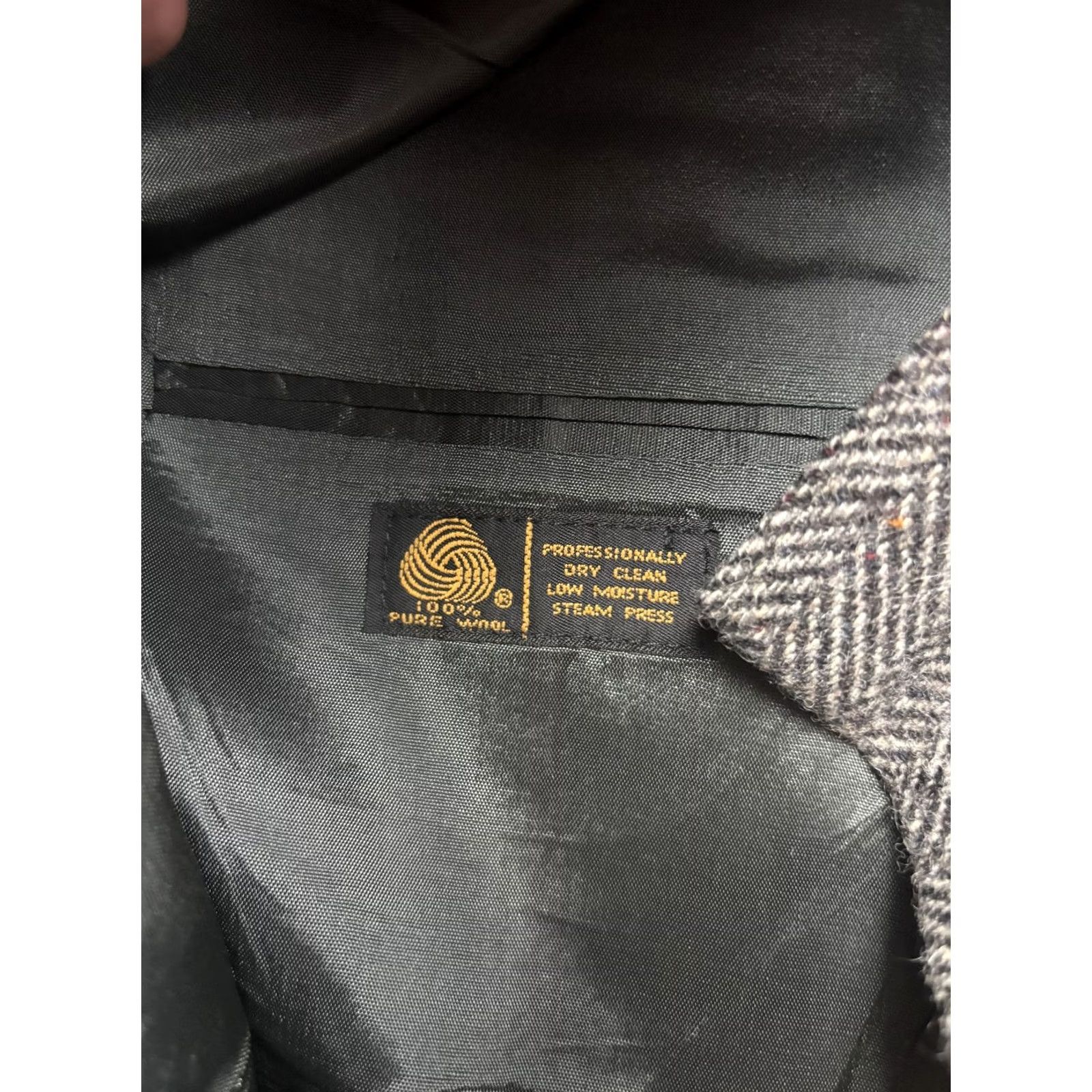 Levi's VNTG Levi's Tailored Classics Blazer Mens L Gray Herringbone Wool USA 90s Regular Tailored Classics Blazer Mens L Gray Herringbone Wool USA 90s Size 44R - 7 Thumbnail