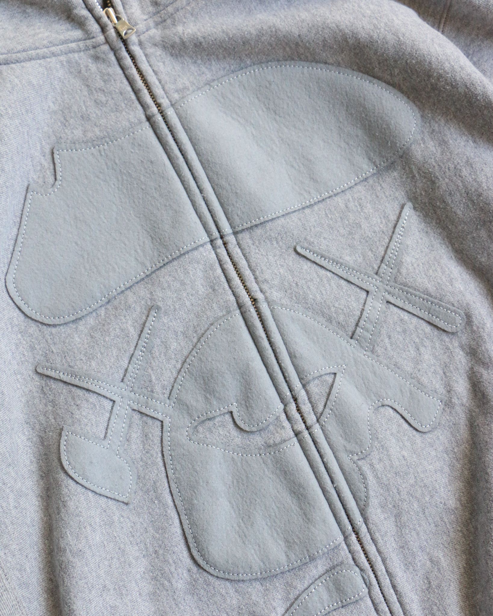 Bape BAPE Kaws Tonal Logo Zip Up Hoodie Grey Size US M / EU 48-50 / 2 - 4 Thumbnail
