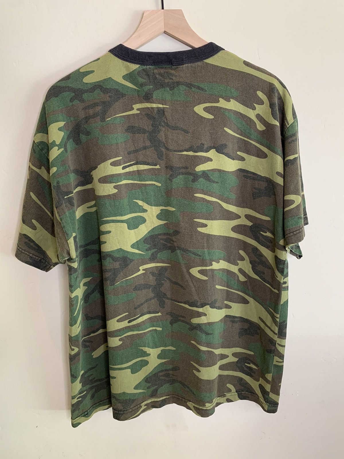 Vintage *RARE* Vintage Shh I’m Hiding From The Voices Camo T-Shirt L Size US L / EU 52-54 / 3 - 2 Thumbnail