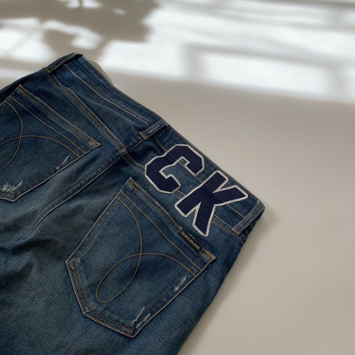 Calvin Klein Calvin Klein distressed BIG LOGO Jeans Size US 34 / EU 50 - 5 Thumbnail