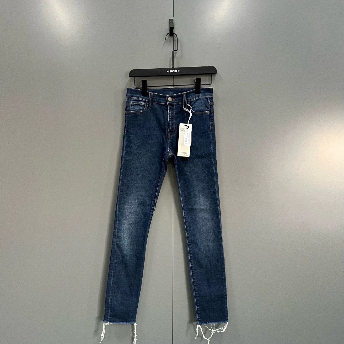 Gucci Gucci embroidered floral denim jeans Size 25" / US 0 / IT 36 - 1 Thumbnail