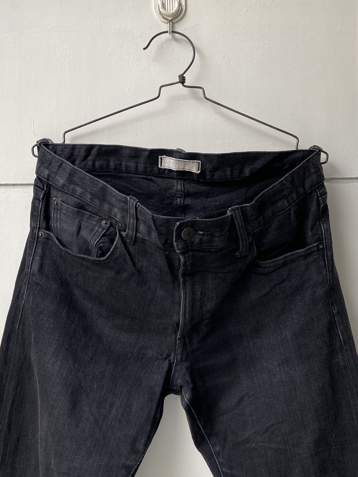 Uniqlo UNIQLO Black Selvedge Denim Size US 32 / EU 48 - 2 Thumbnail