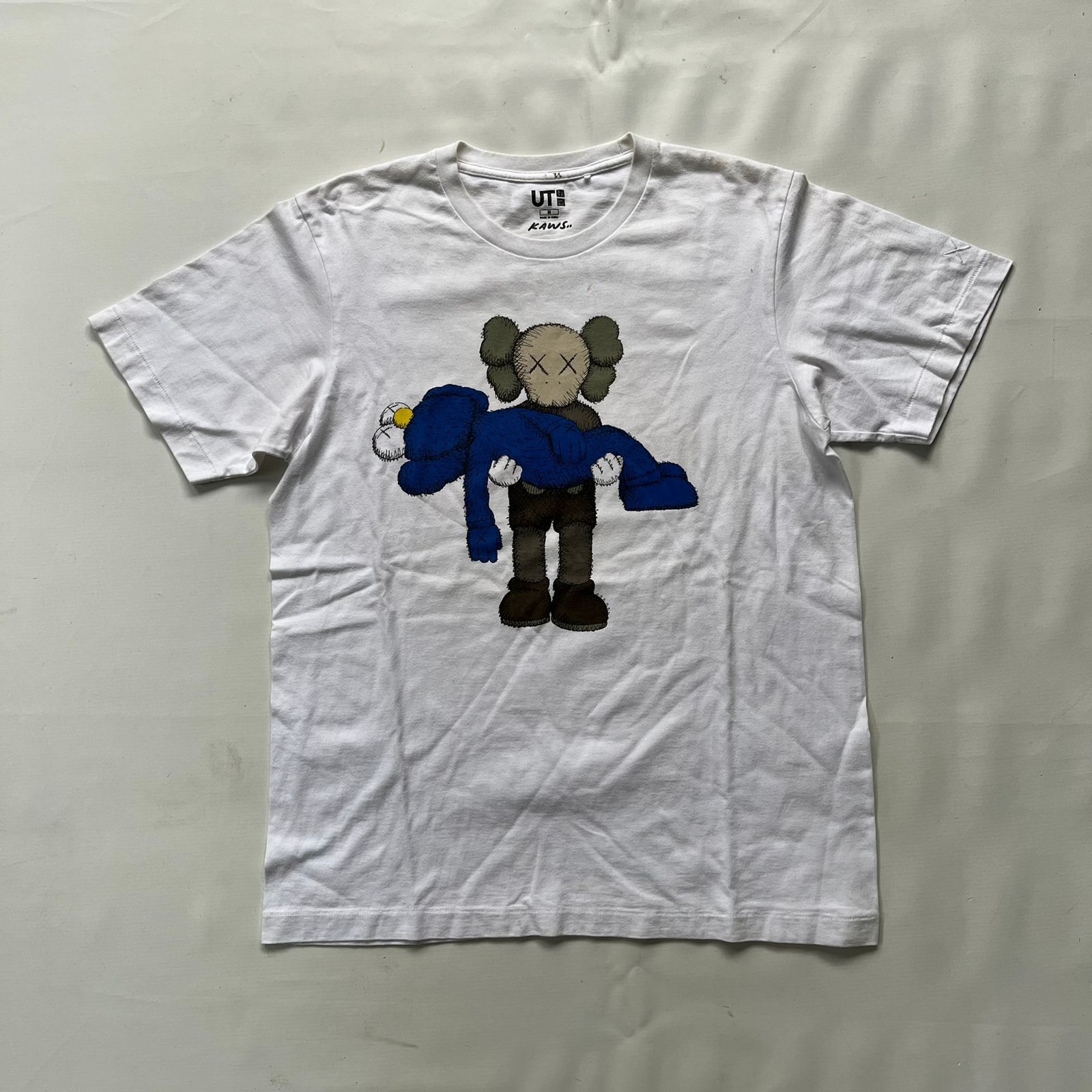 Kaws × Uniqlo Uniqlo x Kaws Size US M / EU 48-50 / 2 - 1 Thumbnail