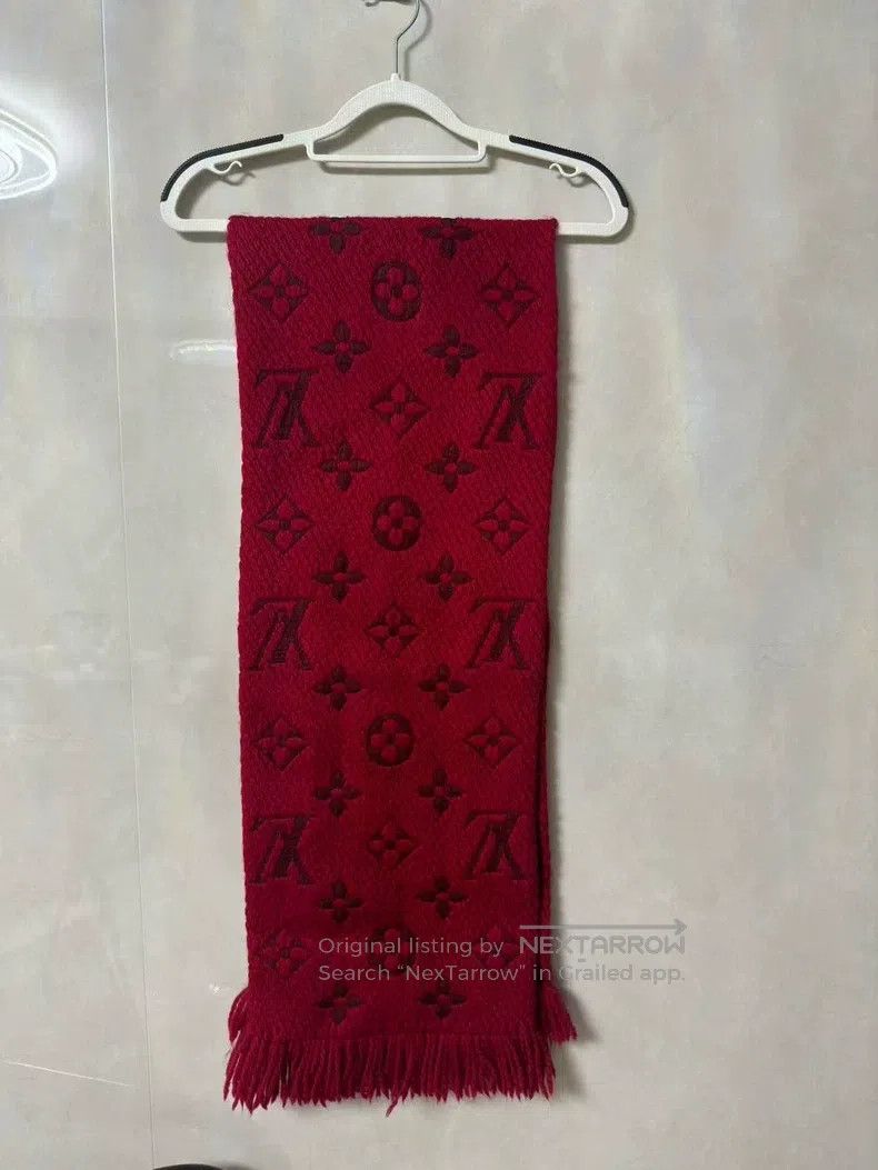 Louis Vuitton Louis Vuitton Fully printed double-sided red scarf Size ONE SIZE - 2 Thumbnail
