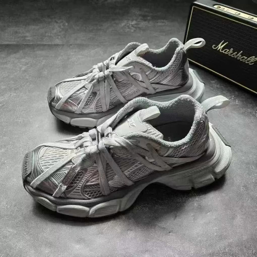 balenciaga 3xl gray sneaker with metal buckle