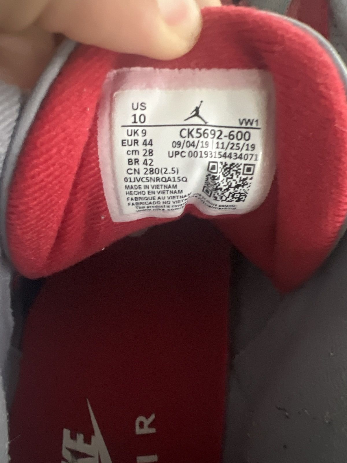 Jordan Brand Air Jordan 3 Retro SE “Unite” Size US 10.5 / EU 43-44 - 3 Thumbnail