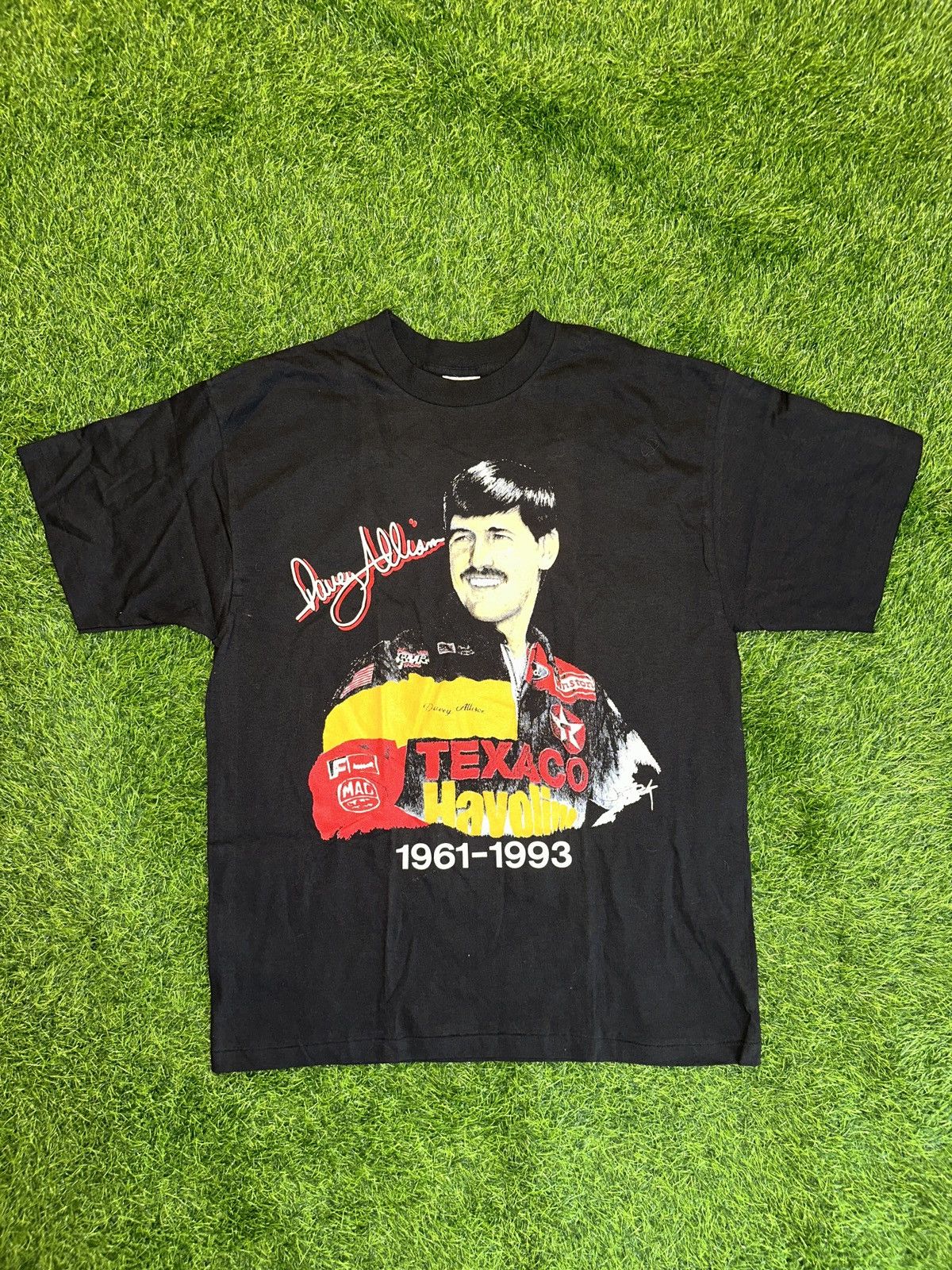 Vintage Vintage 1993 Davey Allison in memory tee shirt size Large Size US L / EU 52-54 / 3 - 1 Thumbnail