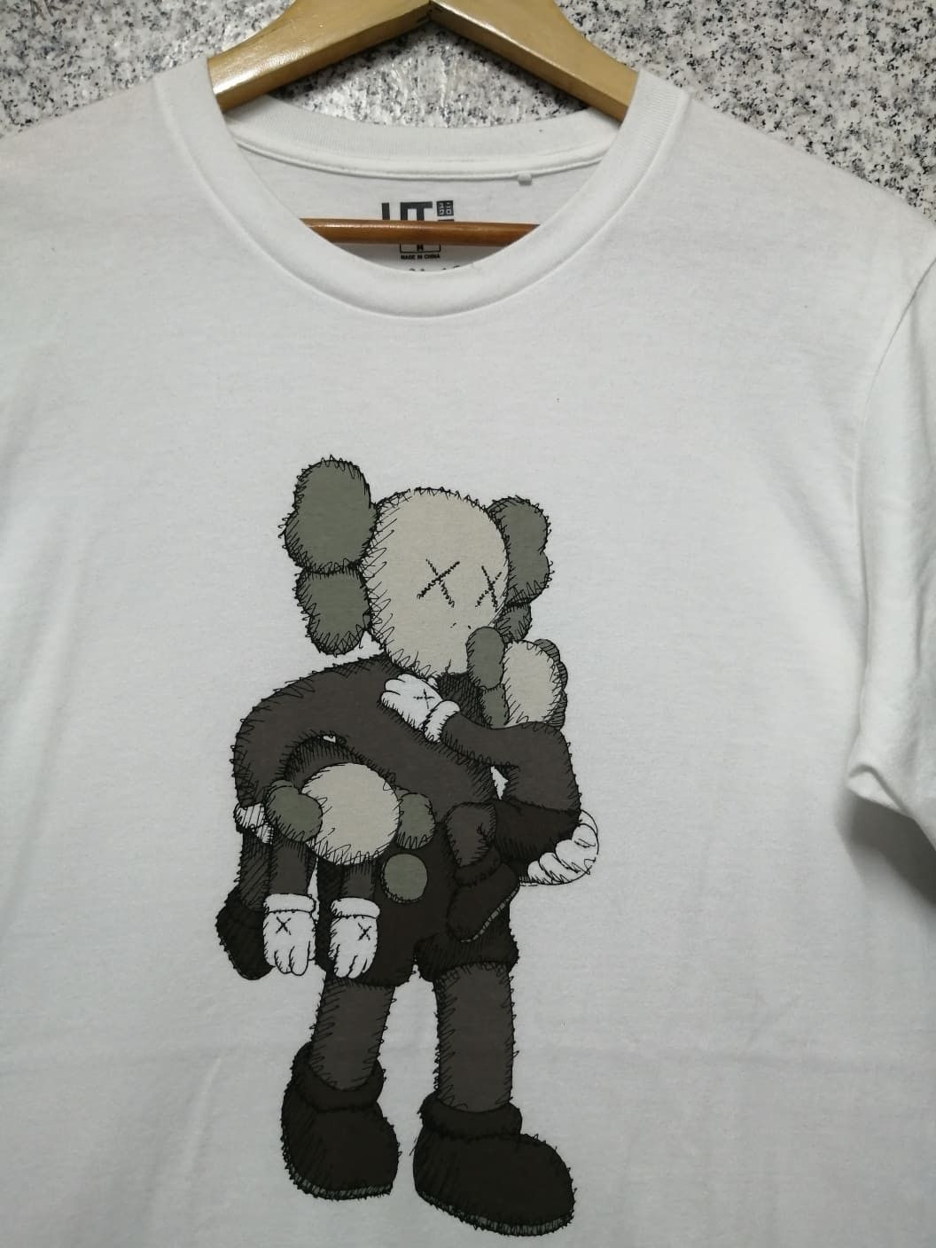 Japanese Brand VINTAGE KAWS VERY RARE Size US M / EU 48-50 / 2 - 3 Thumbnail