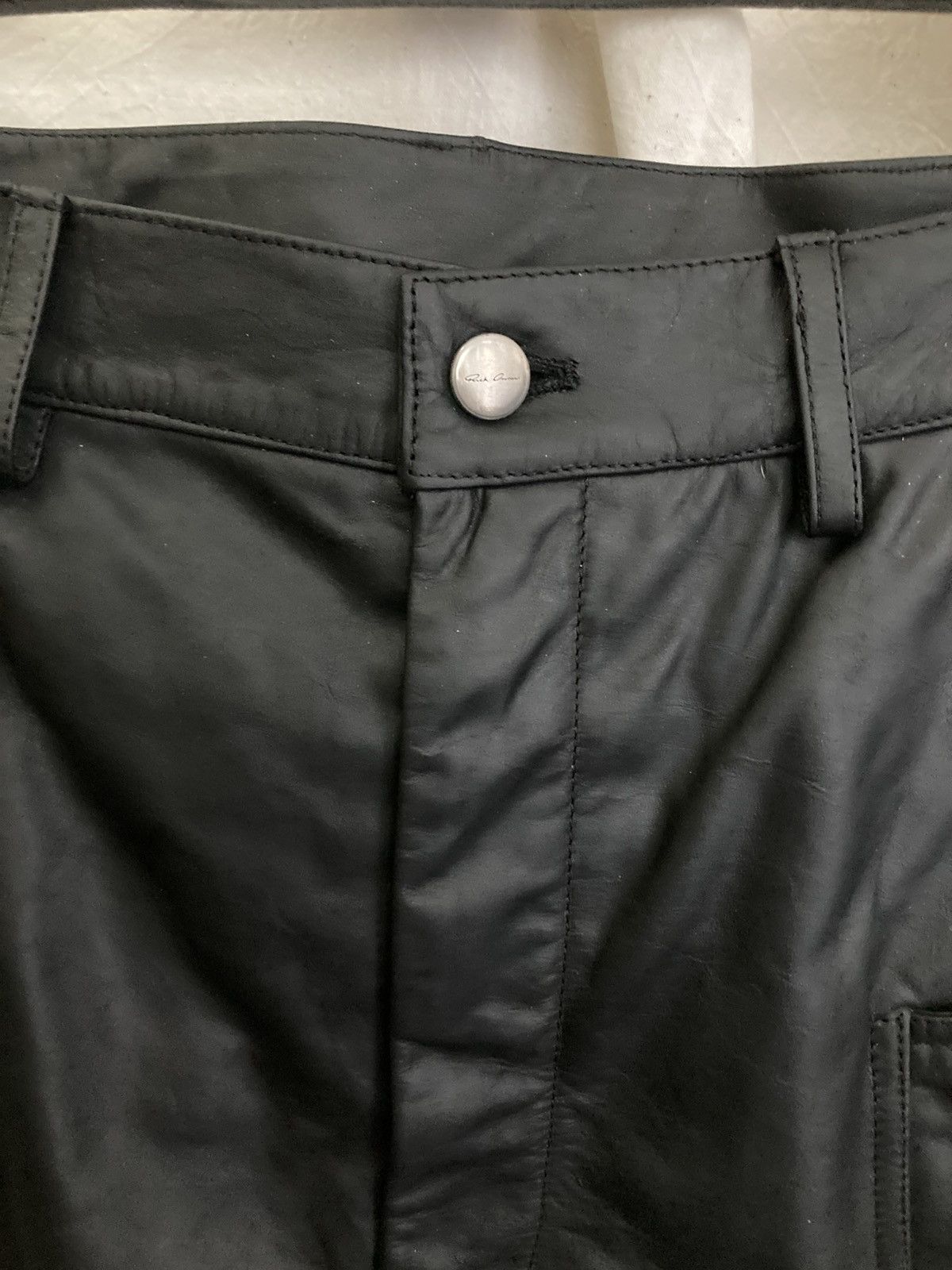 Rick Owens NEVER WORN / Rick Owens Leather Stefan Cargo Shorts in Black Size US 32 / EU 48 - 9 Thumbnail