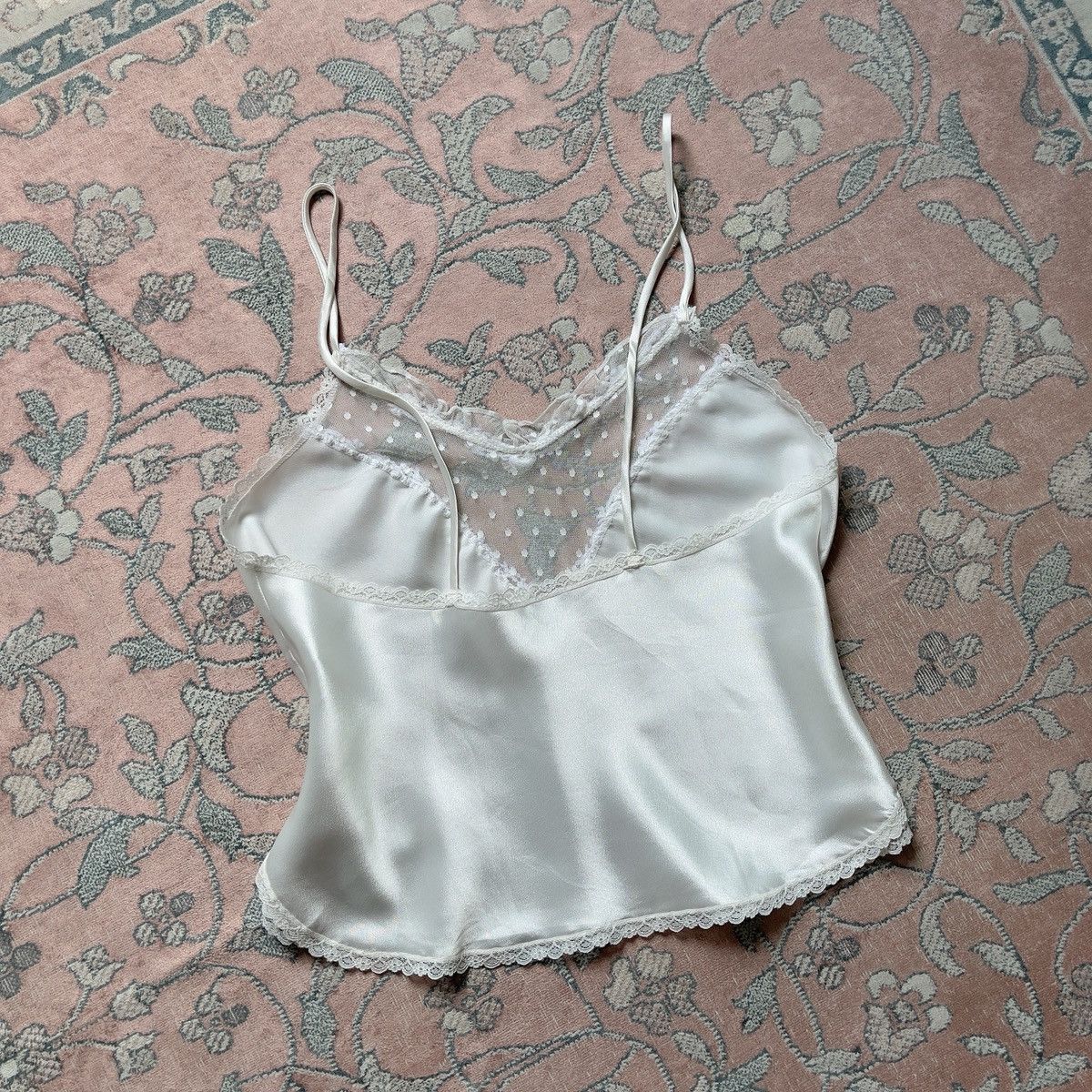 Vintage Vintage 1990s Ivory Satin Camisole (S–M) Size M / US 6-8 / IT 42-44 - 4 Thumbnail