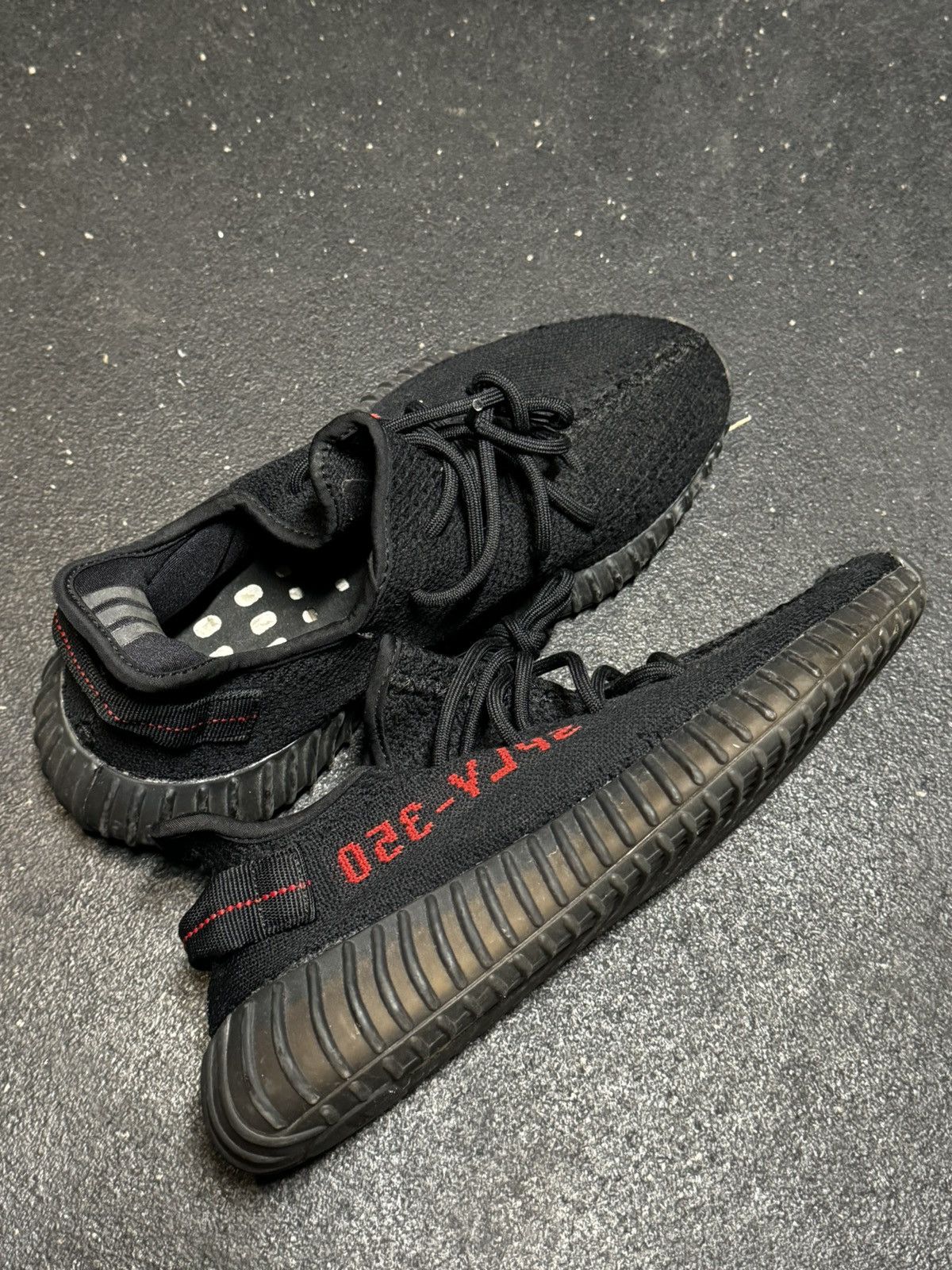 Yeezy Yeezy 350 V2 Core Red Size US 8.5 / EU 41-42 - 2 Thumbnail