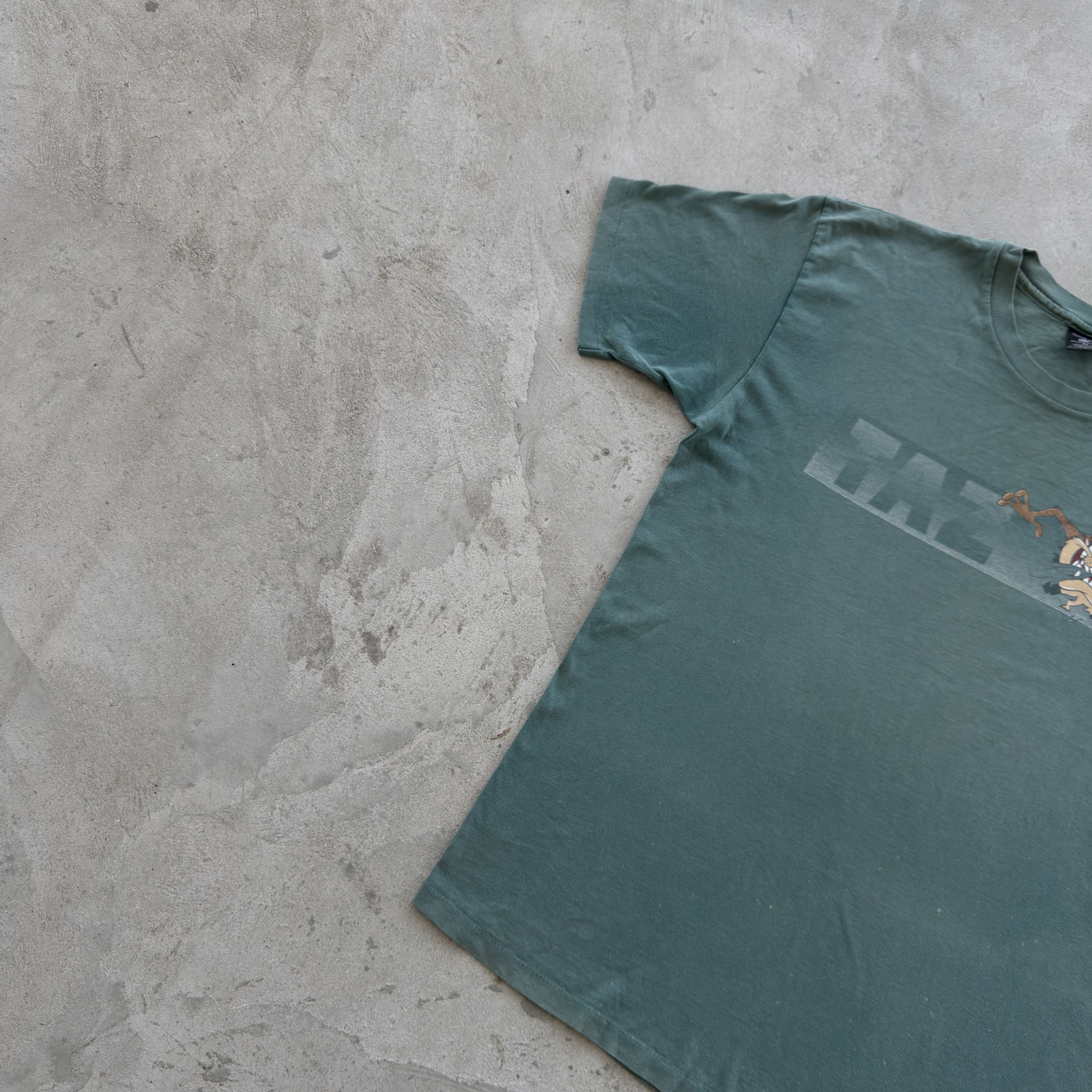 Warner Bros Vintage Warner Bros Studio Store Taz Graphic Tee Size XL Size US XL / EU 56 / 4 - 3 Thumbnail