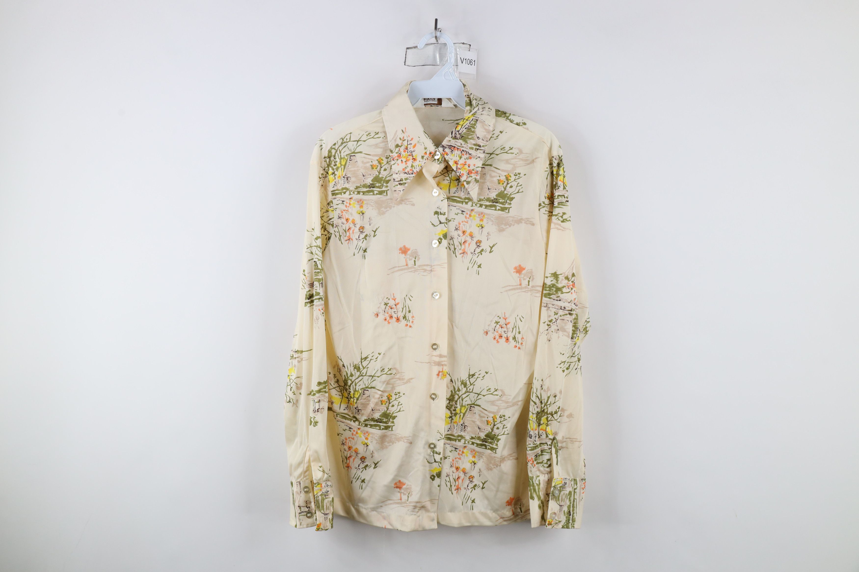Vintage Vintage 70s Streetwear Flower Knit Collared Button Shirt USA Size L / US 10 / IT 46 - 1 Thumbnail