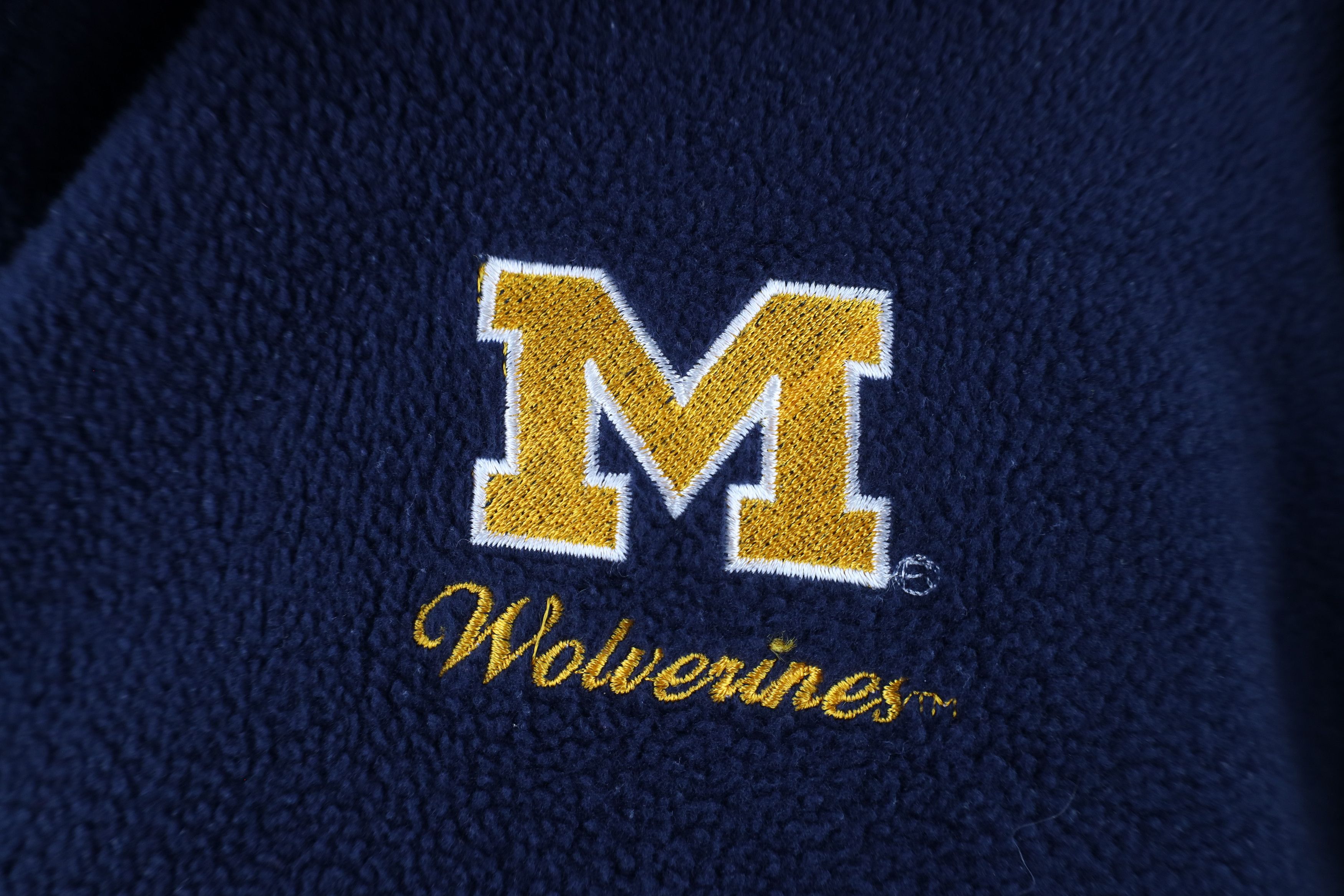 Vintage Vintage 90s University of Michigan Wolverines Fleece Jacket Size US XL / EU 56 / 4 - 4 Thumbnail