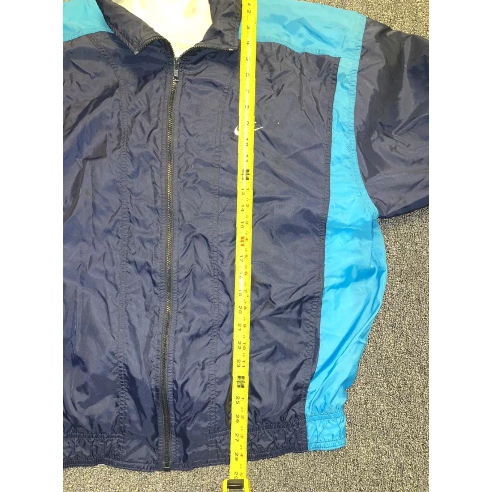 Nike VINTAGE Nike SPORTSWEAR Windbreaker Jacket Blue 90s Large Unisex Adults N/A Size US L / EU 52-54 / 3 - 3 Thumbnail
