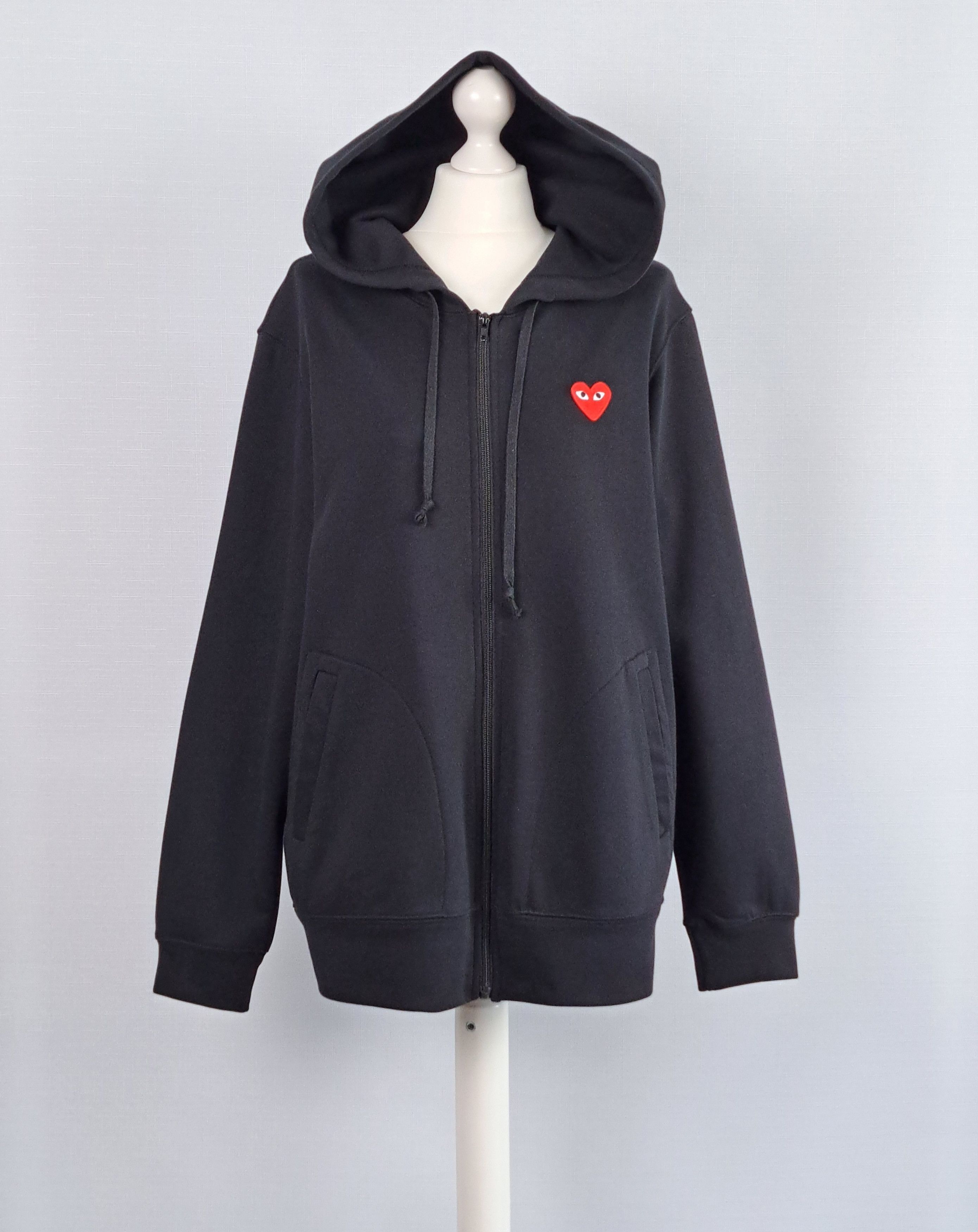 Comme Des Garcons PLAY zip-up hoodie. Size XL