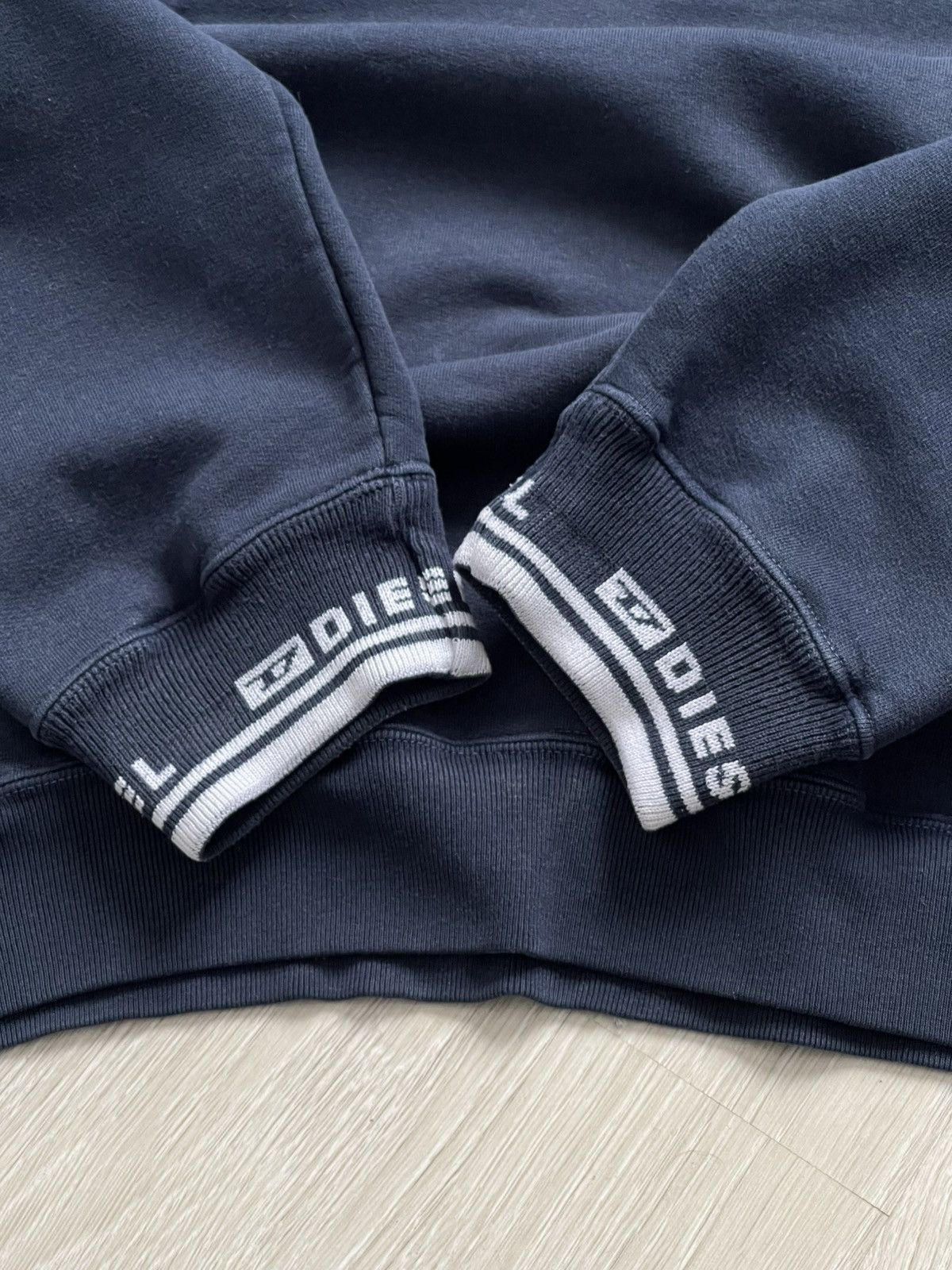 Diesel Vintage DIESEL Crewneck Sweatshirt Patch Logo Grunge Size US XL / EU 56 / 4 - 5 Thumbnail