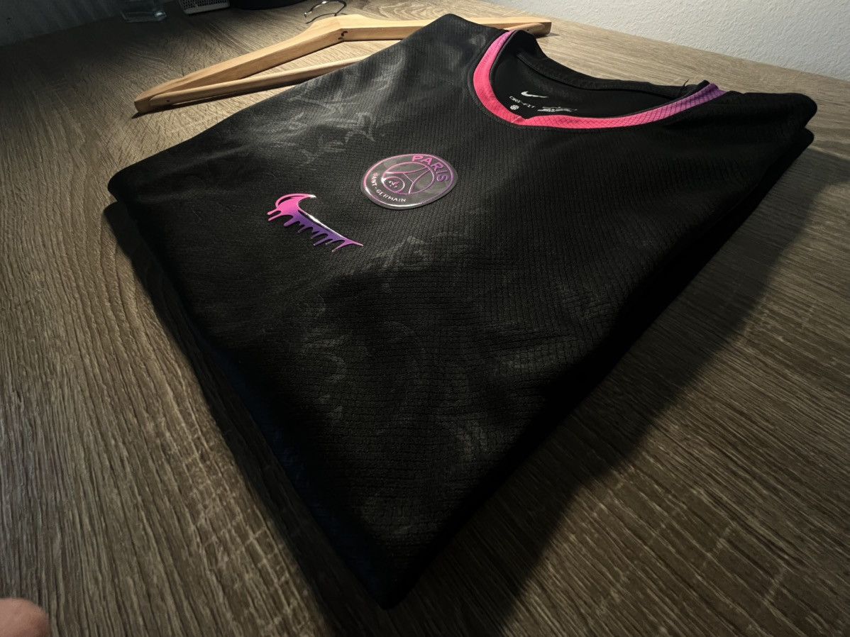 Nike Paris-saint Germain 2025-2026 special edition jersey Size US L / EU 52-54 / 3 - 3 Thumbnail