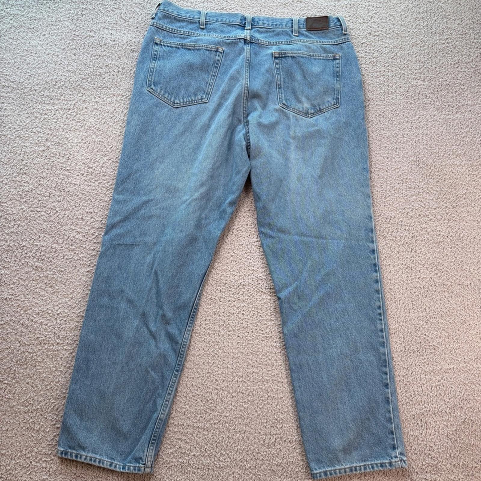 L.L. Bean L.L.Bean Classic Fit Jeans 40x32 Relaxed Straight Leg Faded Size US 40 / EU 56 - 2 Thumbnail