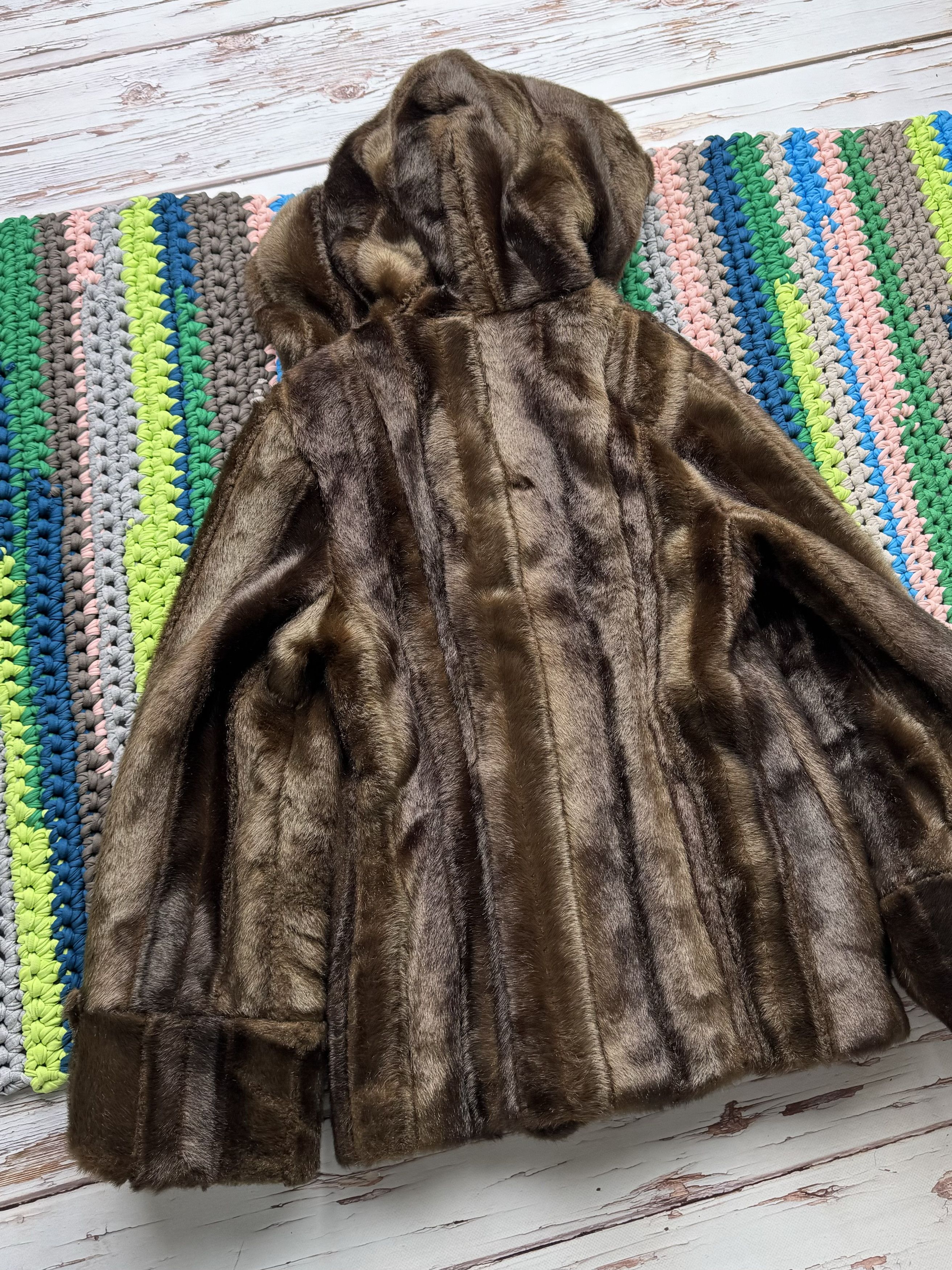 Japanese Brand Vintage Faux Fur Hooded Coat (D10) Size S / US 4 / IT 40 - 14 Thumbnail