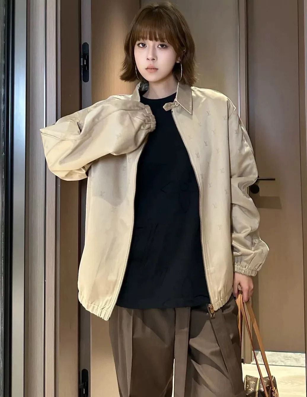 Louis Vuitton LV Khaki Vintage Logo Embossed Coat Size XS / US 0-2 / IT 36-38 - 1 Thumbnail