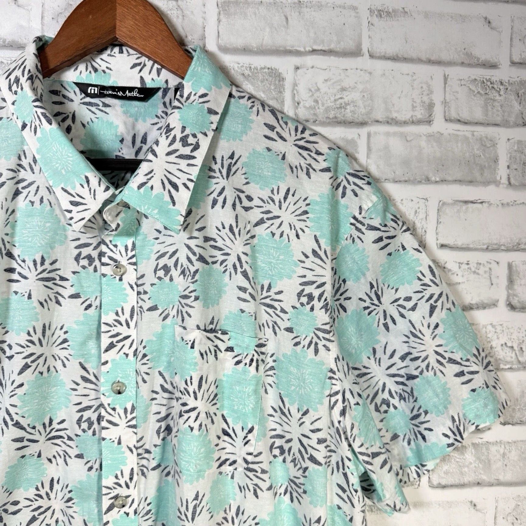 TravisMathew VINTAGE Travis Mathews Hawaiian Shirt Men Short Sleeve Button-Down 2XL Floral Blue Size US XXL / EU 58 / 5 - 2 Thumbnail